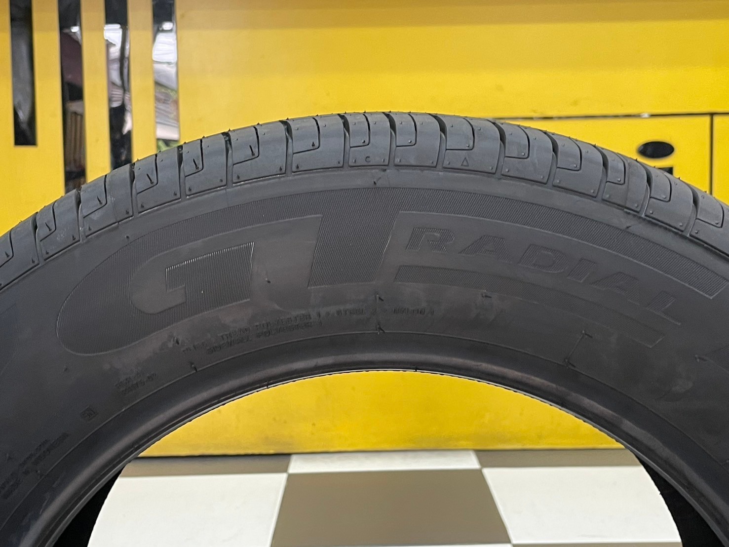 GT RADAIL CHAMPIRO ECOTEC 215/60R16 ยางใหม่ปี2024
