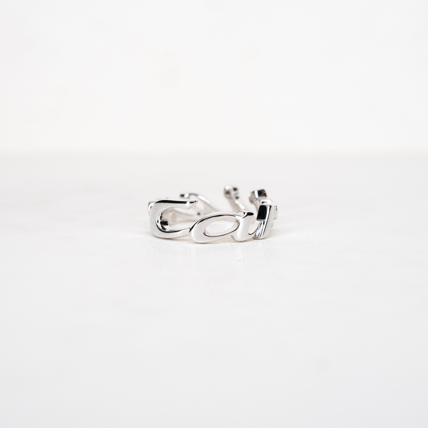 แหวน Cartier Signature 3Diamonds Limited Edition ทองคำขาว 18K ไซส์47# (Used) (Rare)