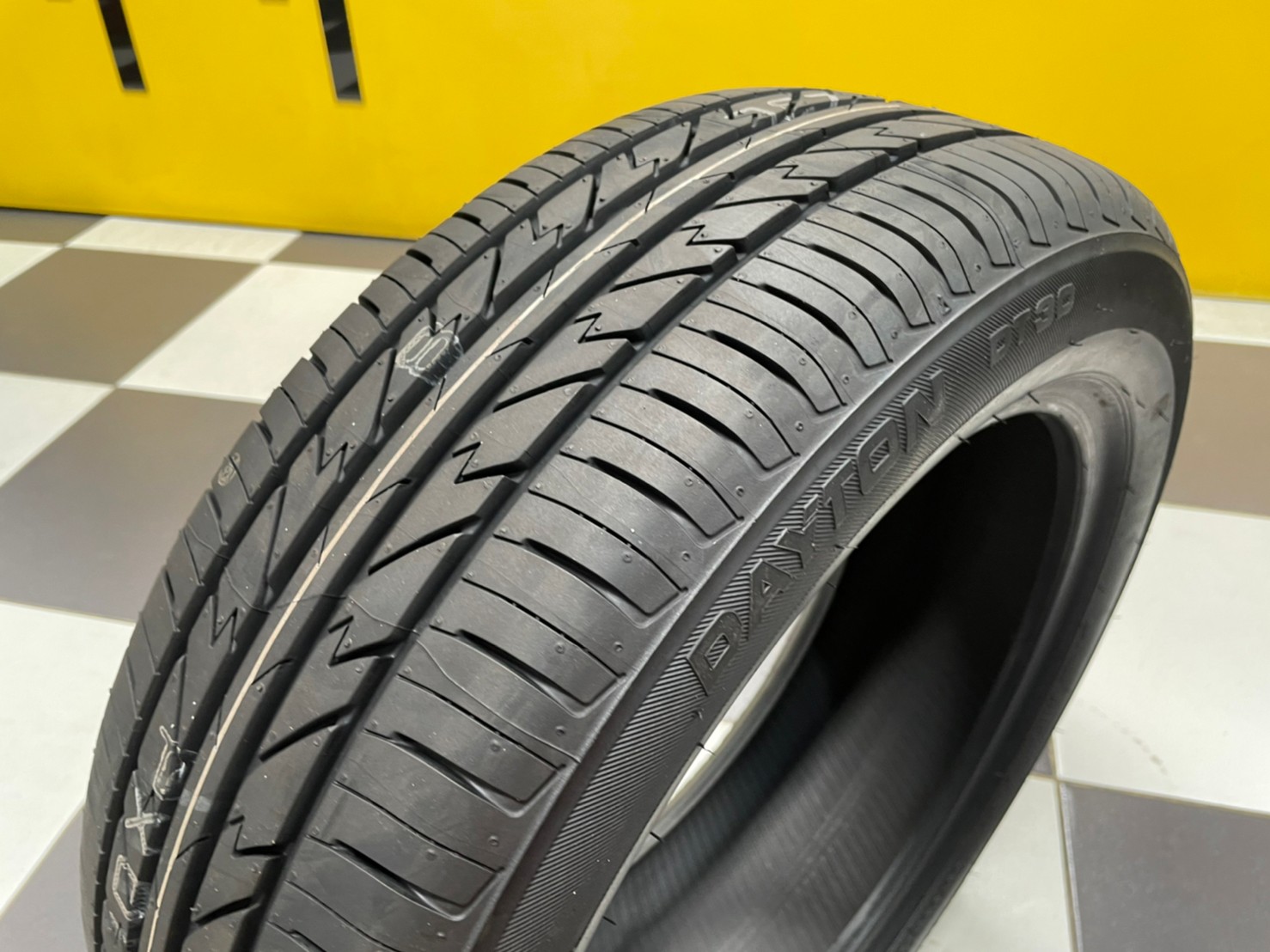 ยางใหม่DAYTON DT30 185/55R16 ยางใหม่ปี2022