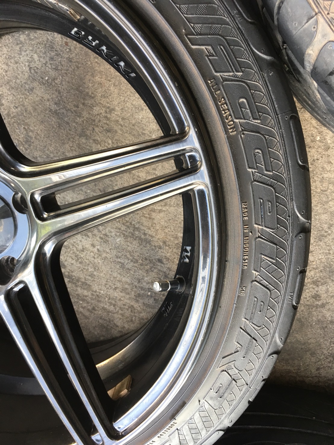 ล้อแท้ Cosmis ขอบ17 4รู100 พร้อมยาง