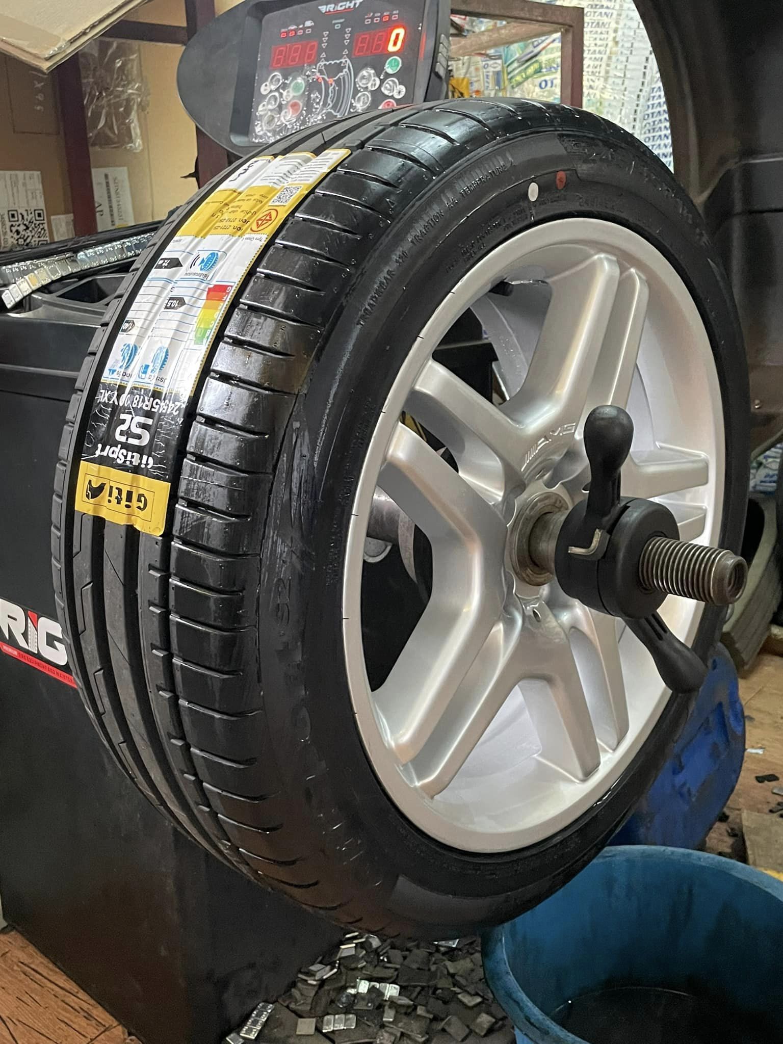 🚗#BENZ_S280🛞 🛞#ยางจีที #ยางสปอร์ตสมรรถนะการขับขี่สูง 🛞 เปลี่ยนยาง 🛞#Giti_SportS2 245/45R18 🛞 #บริการตั้งศูนย์ล้อ