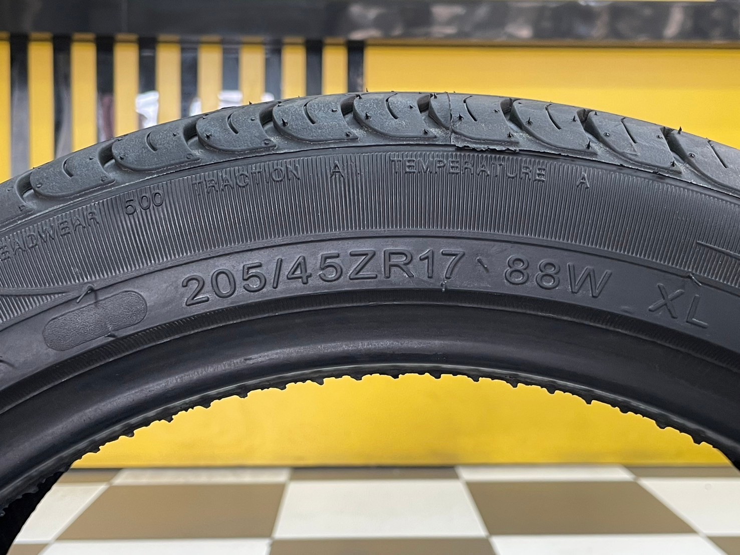 ยางใหม่ดีสโตน #DEESTONE CARRERAS #R702 205/45R17 ยางใหม่ปี2024