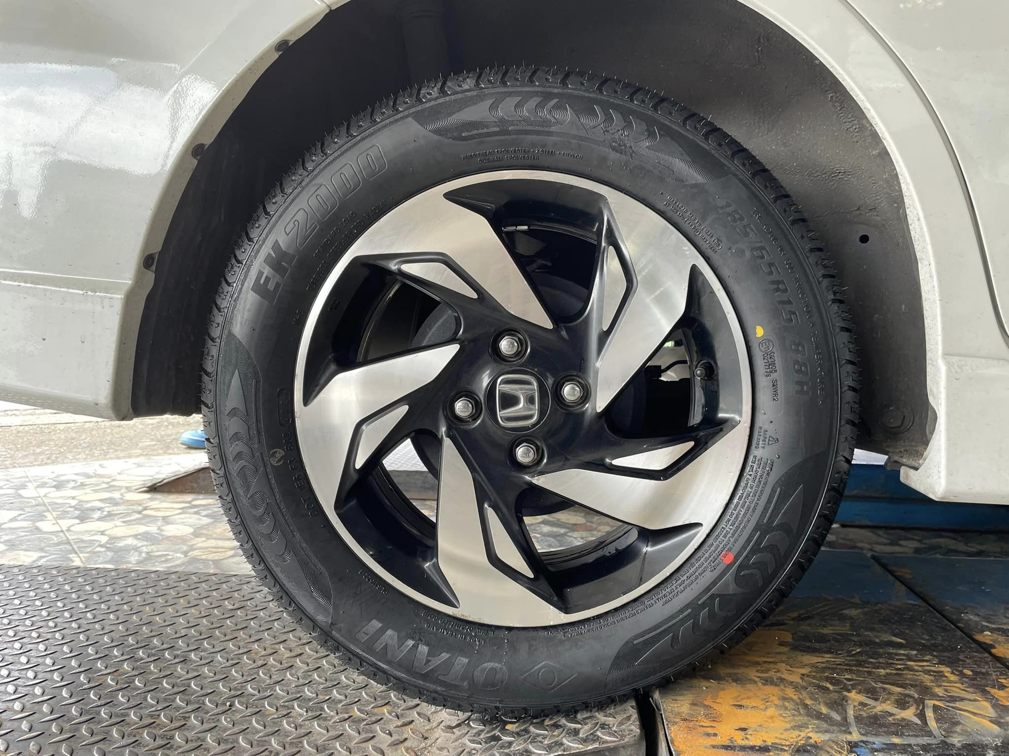 เปลี่ยนยาง 🚘 #HONDA_MOBILIO🛞 #OTANI #EK2000 185/65R15