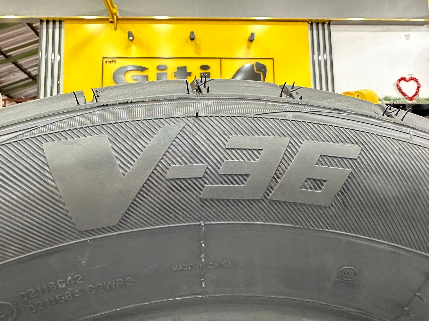 🔥🔥KINTO V36 265/60R18 ยางใหม่ปี2024 🔥🔥ยางซิ่ง นุ่มหนึบ รีดน้ำดี