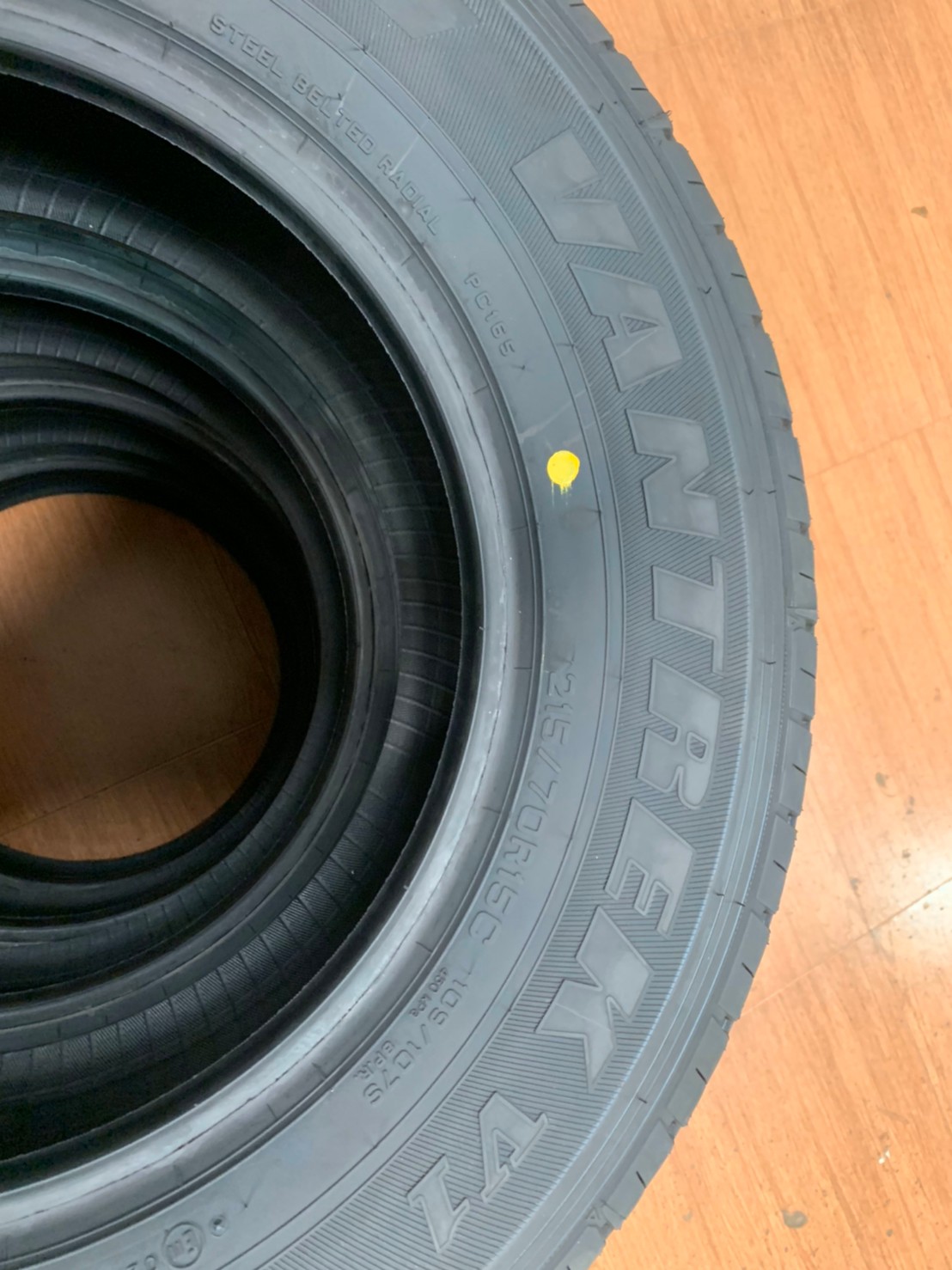 ยางใหม่ปี2020 Dunlop Vantrak v1 215/70R15 ยางกระบะบรรทุกคุณภาพดี