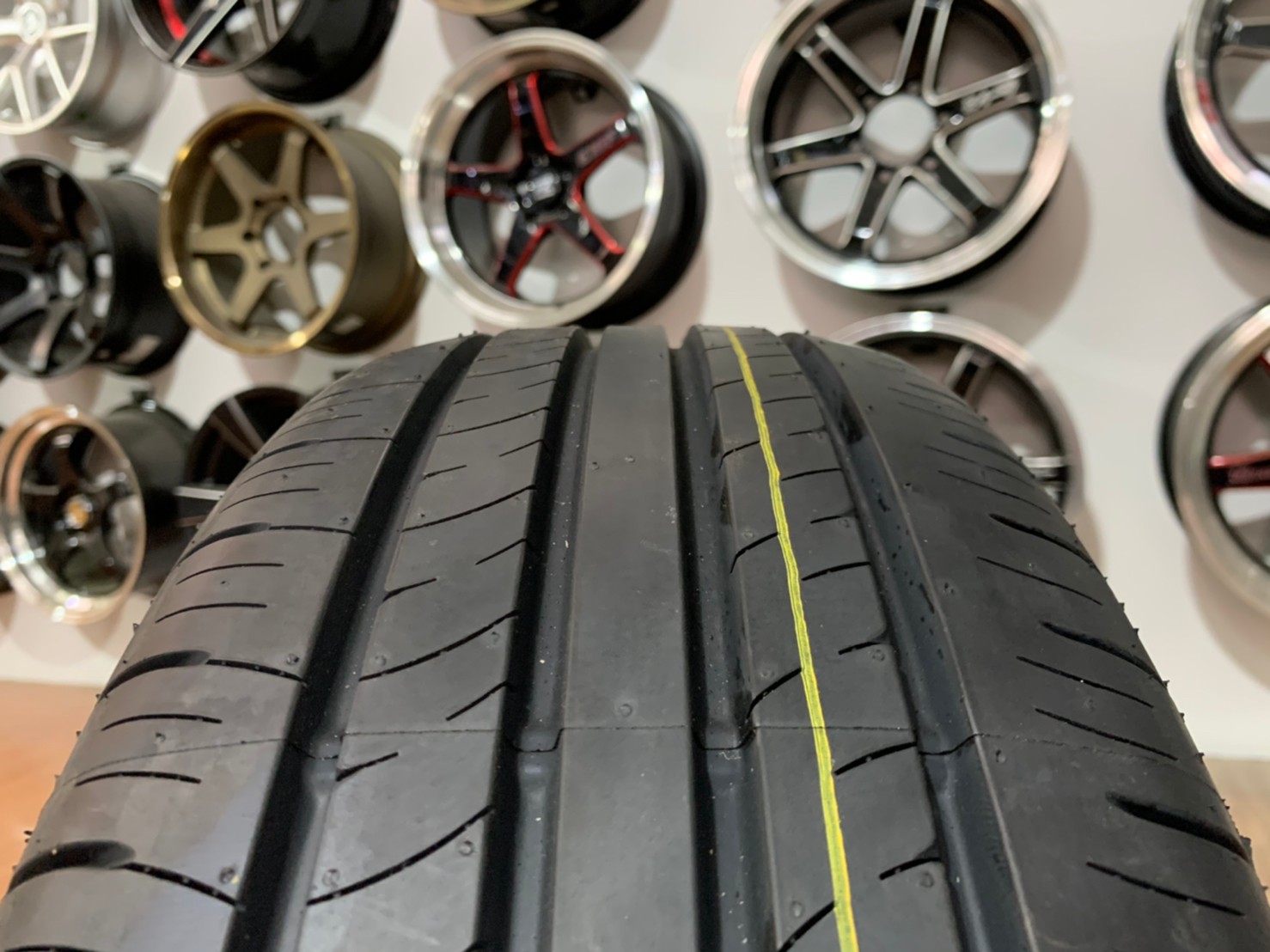 ยางใหม่ปี2021 215/60R17 Dunlop EnasaveEC300+ ยางไทยคุณภาพดี