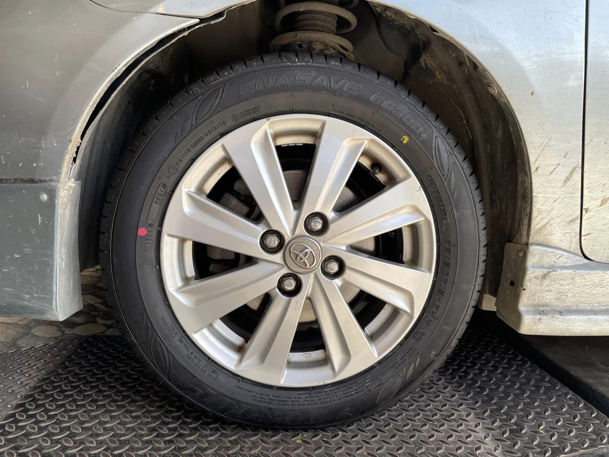 🛞❤️ #TOYOTA_VIOS🚘เปลี่ยนยาง 🛞🐘#DUNLOP_EC300+_185/60R15 ❤️ 🛞 #บริการตั้งศูนย์ล้อ🛠