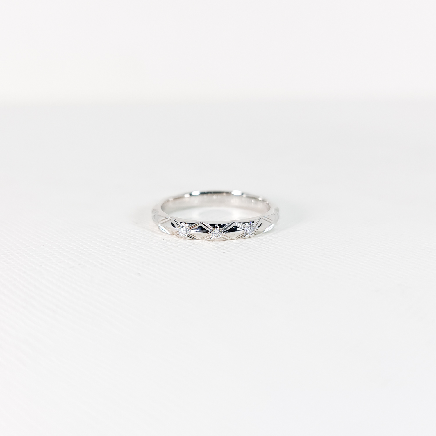 แหวน Chanel Matelasse ring with 3Diamonds Platinum950 ไซส์ 47# (Used)