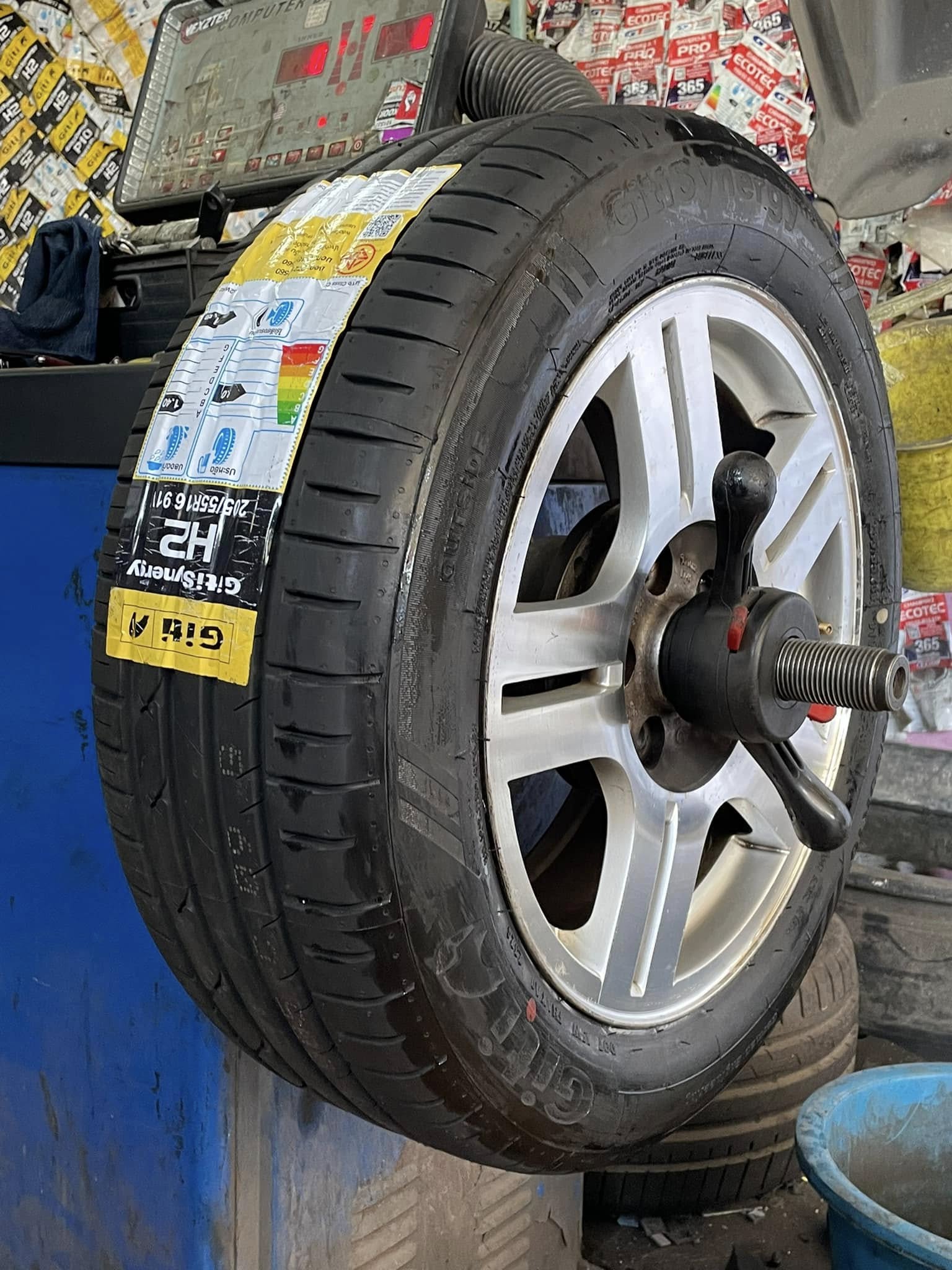 #Volkswagen_Passat🛞 เปลี่ยนยาง #GITI #SynergyH2_205/55R16