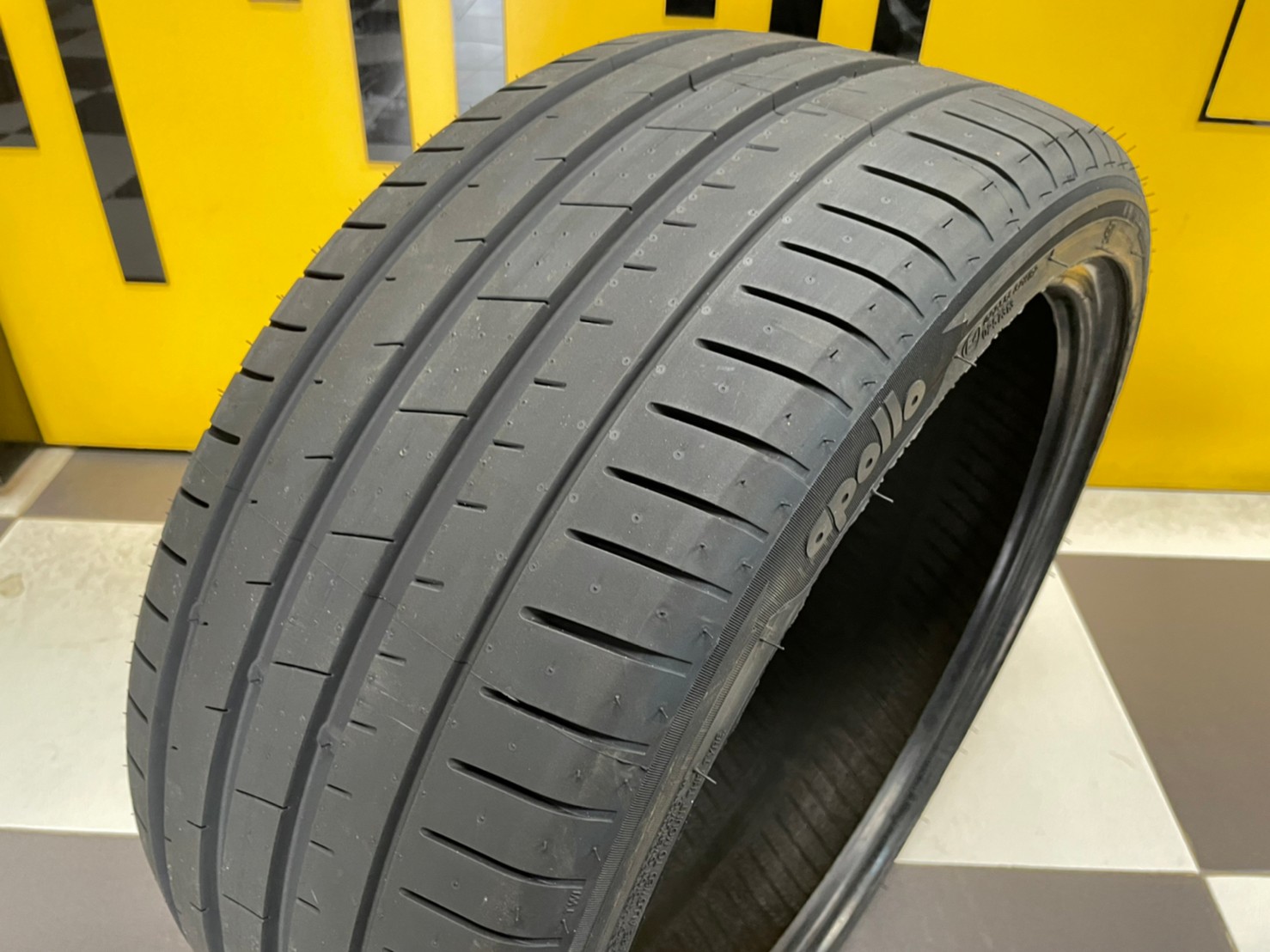235/35R19 Apollo Aspire 4G+ ยางใหม่ปี2023