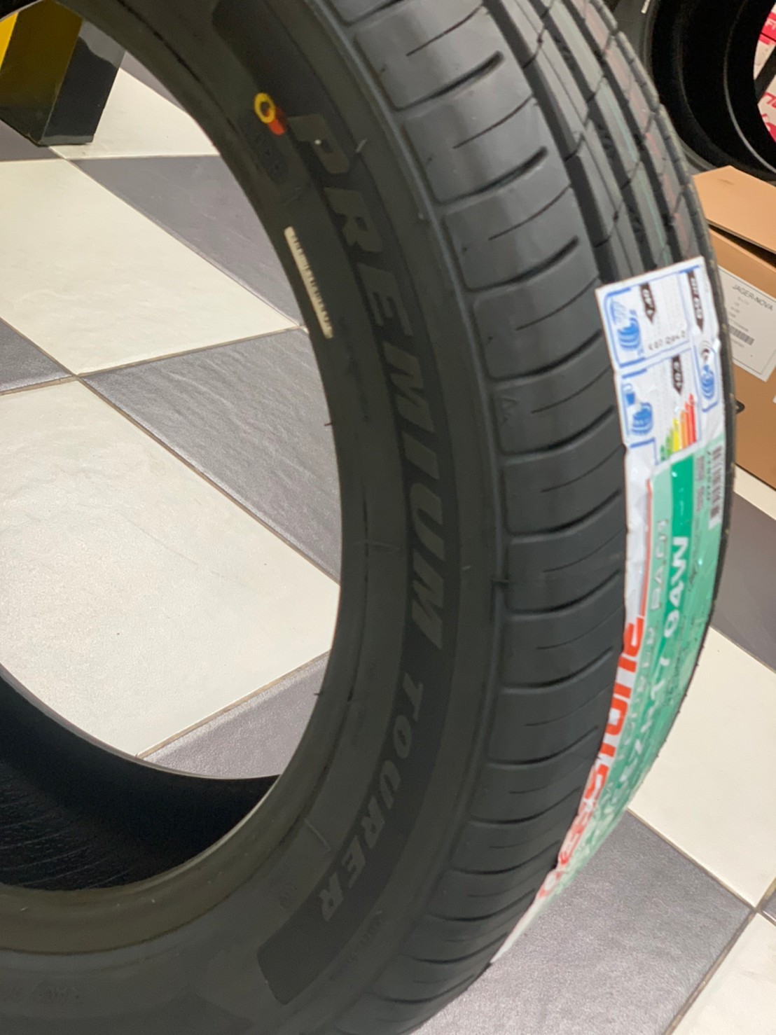 DEESTONE Premium Tourer RA01 215/55R17 ยางใหม่ ยางไทยคุณภาพดี นุ่มเงียบ ยางปี2021