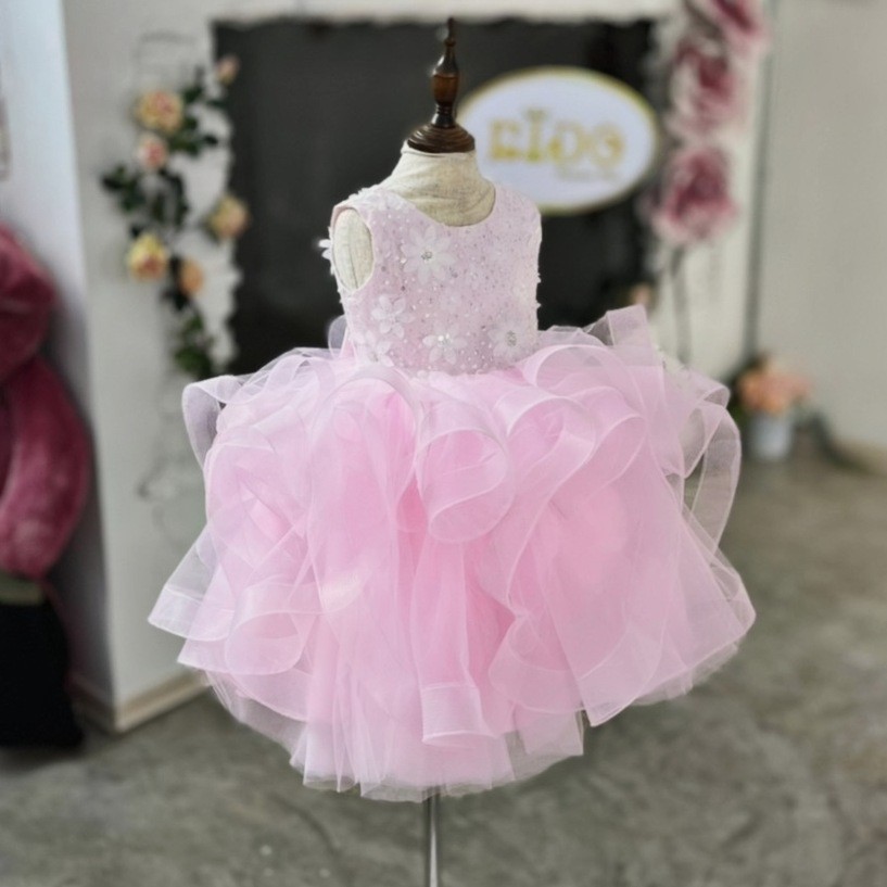 ชุดราตรีเด็ก(หน้าร้านอยู่รัชดา ลองได้ถ่ายรูปจากชุดจริง)A218สีชมพูเข้ม กระโปรงสั้นชั้นพอง อกปักดอกไม้สวยหวาน น่ารัก