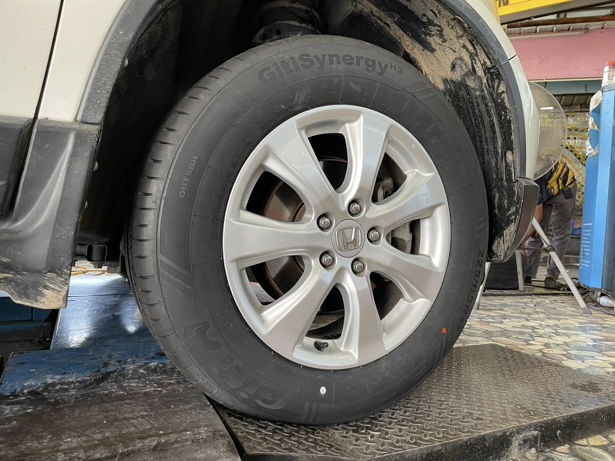 HONDA_CRV 🚘เปลี่ยนยาง 🛞🐘#GITI_SynergyH2_225/65R17
