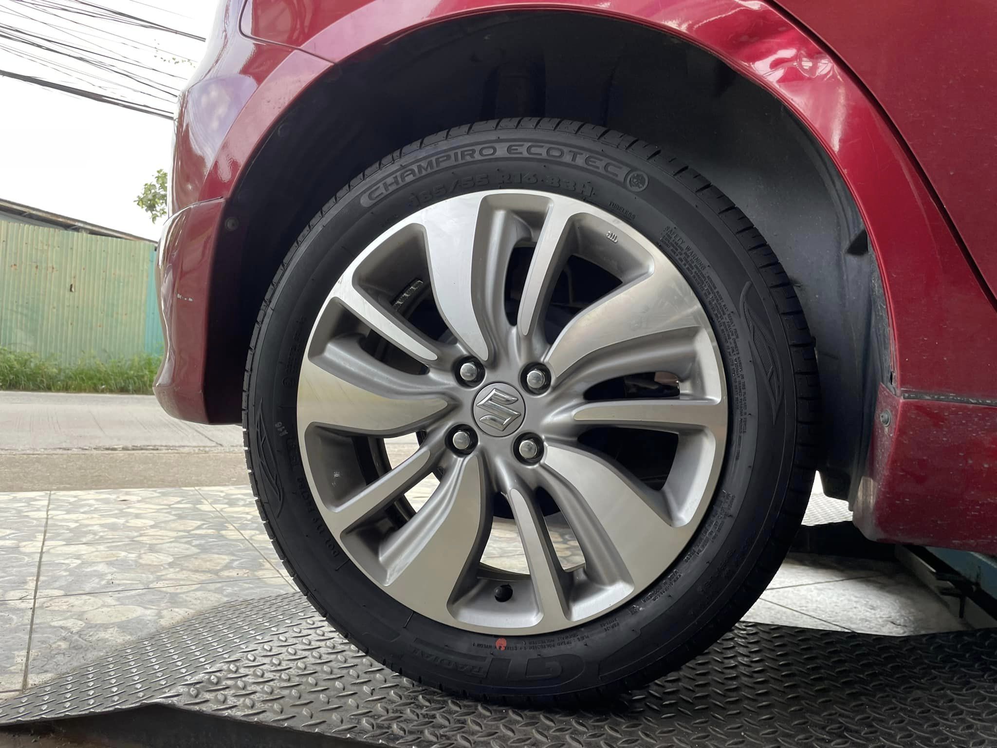 🚘 #SUZUKI_SWIFTเปลี่ยนยาง 🛞 #GT RADIAL ECOTEC 185/55R16 🛞 #บริการตั้งศูนย์✔️