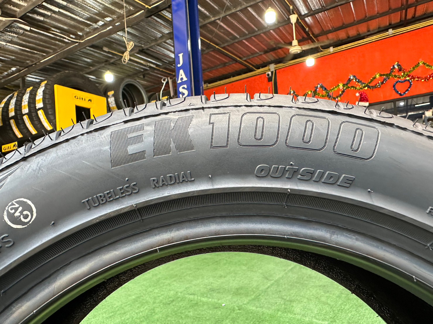 OTANI EK1000 185/55R15 ยางใหม่ปี2023 ราคาพิเศษพร้อมติดตั้งฟรี สามารถสอบถามเพิ่มเติมได้ค่ะ