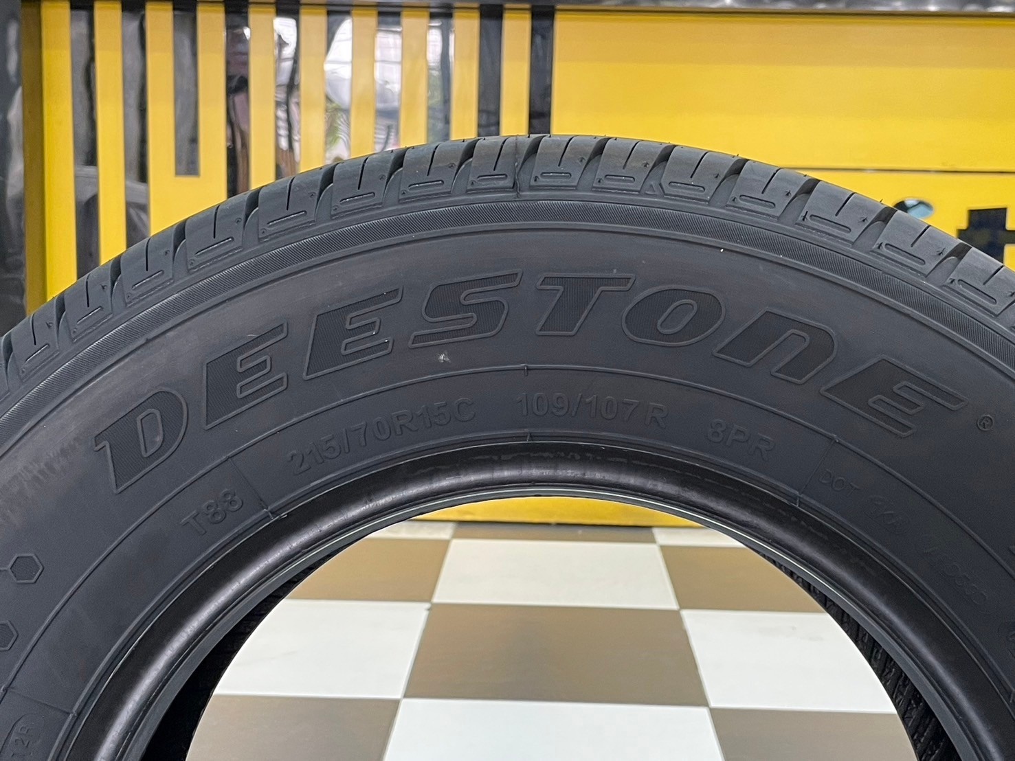 DEESTONE TITANZ T88 215/70R15 ยางใหม่ปี2024