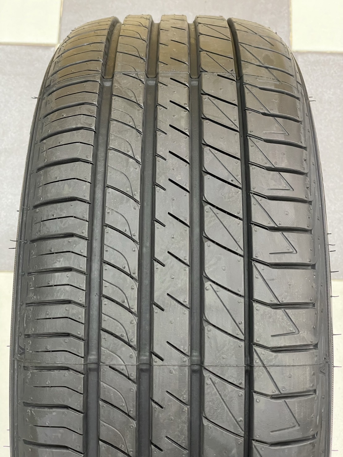 ยางDUNLOP SP SPORT #LM705 215/45R17 ยางใหม่ปี2024