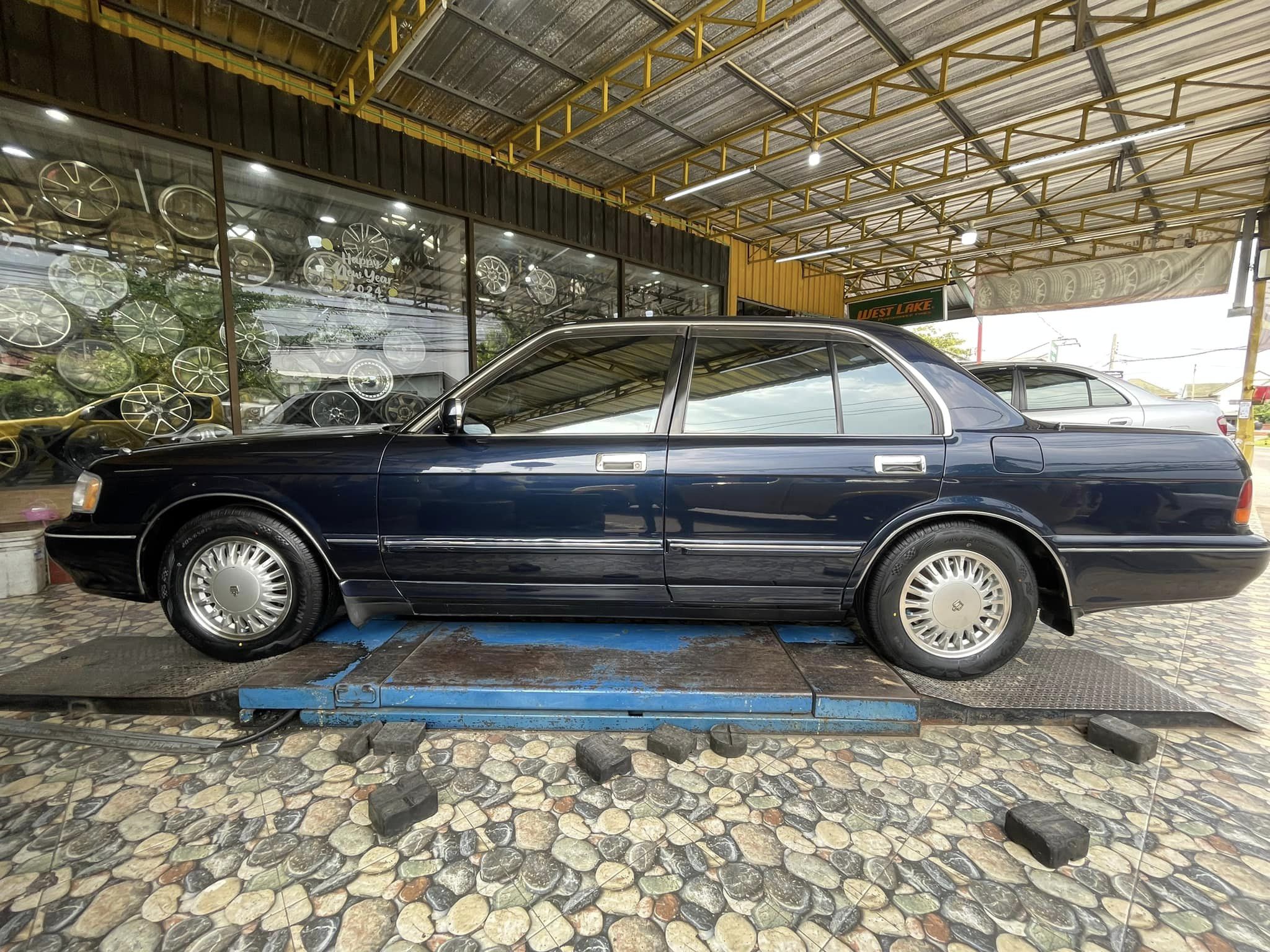 🚘 #NISSAN_CROWN เปลี่ยนยาง #OTANI #EK1000 205/65R15