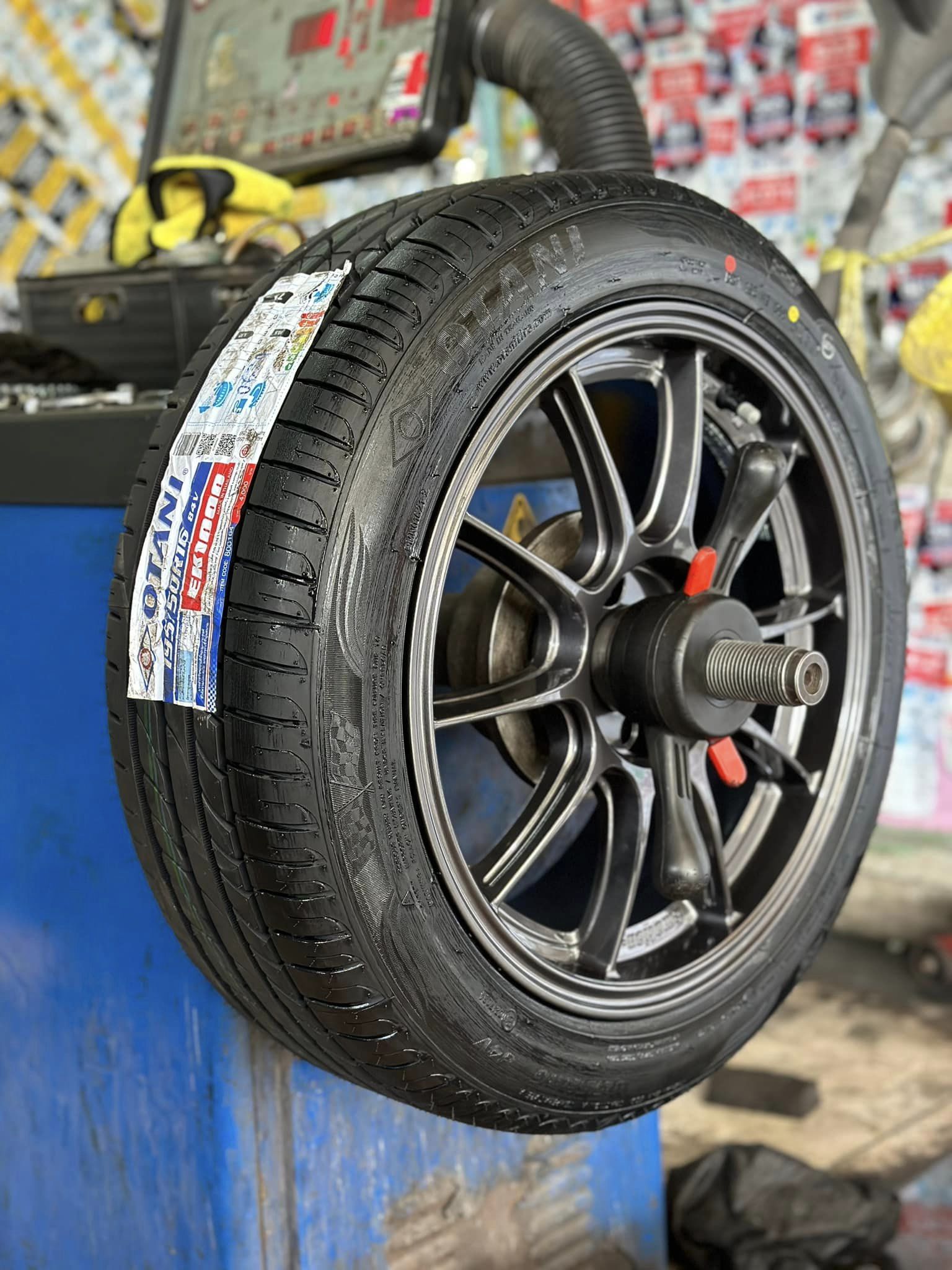 👉 ถูกใจวัยรุ่นสายเก๋ง 🚗🚘 🛞#TC105X 16x7 ET35 4x100🛞 สีไฮเปอร์แบล็ค #EmotionR BY #EmotionR พร้อมยางไทย #OTANI_EK1000 195/50R16 ⚙️ของแถมครบชุด🚗