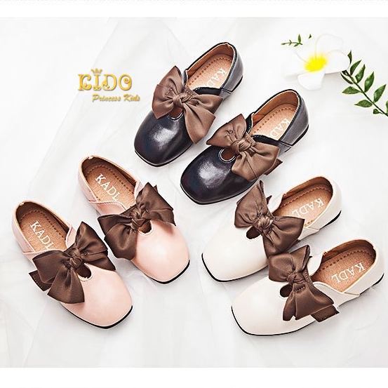 ssรองเท้าเด็กออกงาน*มีหน้าร้านอยู่รัชดา ลองได้ เปลี่ยนได้ *H086สีชมพู สีครีม หนังเรียบ แต่งโบว์ด้านหน้า งานเรียบหรูน่ารักมาก