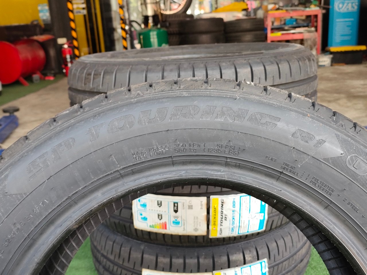 ยางใหม่ดันลอป DUNLOP SP SPORT TOURING R1 195/60R15 ยางใหม่ปี2023 (4เส้น)