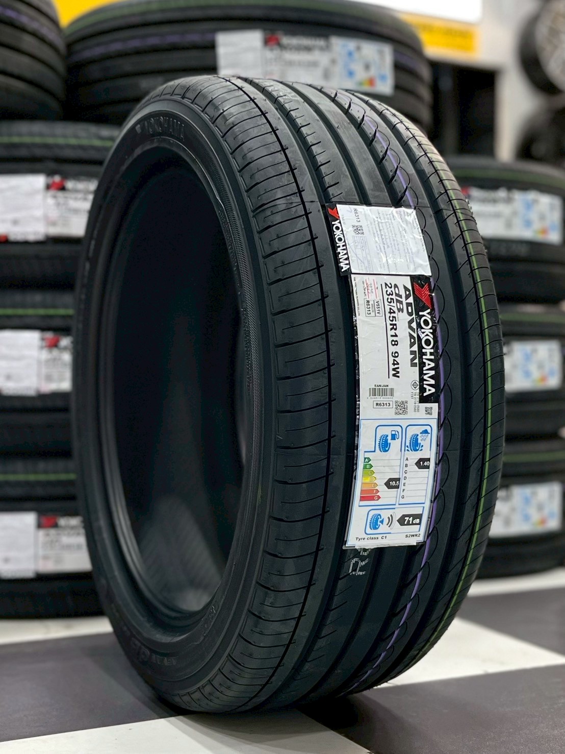 Yokohama ADVAN dB Decibel V551 ขนาด 235/45R18 ยางใหม่ปี2025