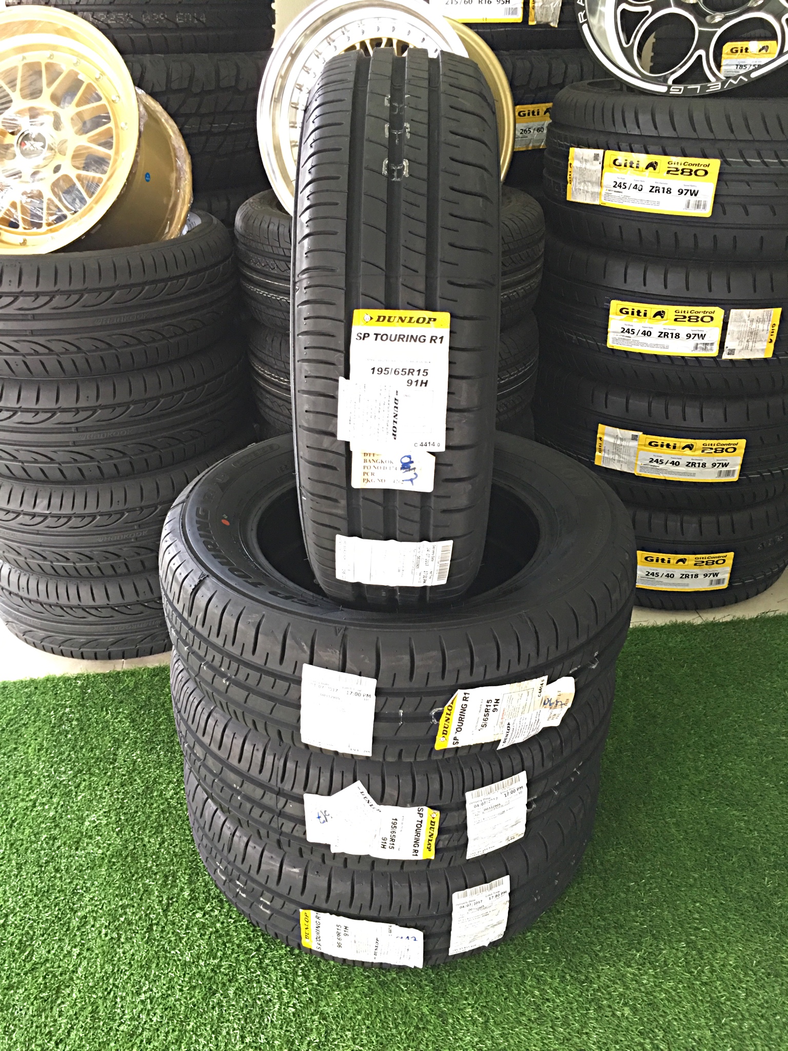 195-65-R15 SP-Touring R1