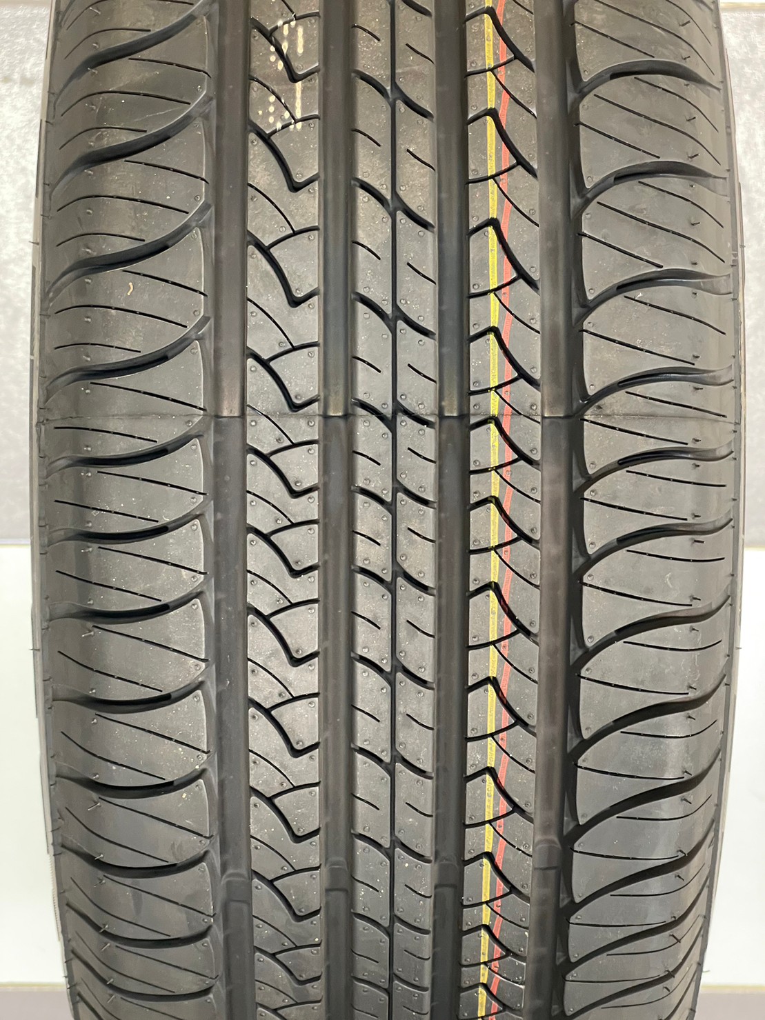 OTANI SA1000 235/65R17 ยางใหม่ปี2023 ราคาพิเศษพร้อมติดตั้งฟรี สามารถสอบถามเพิ่มเติมได้ค่ะ
