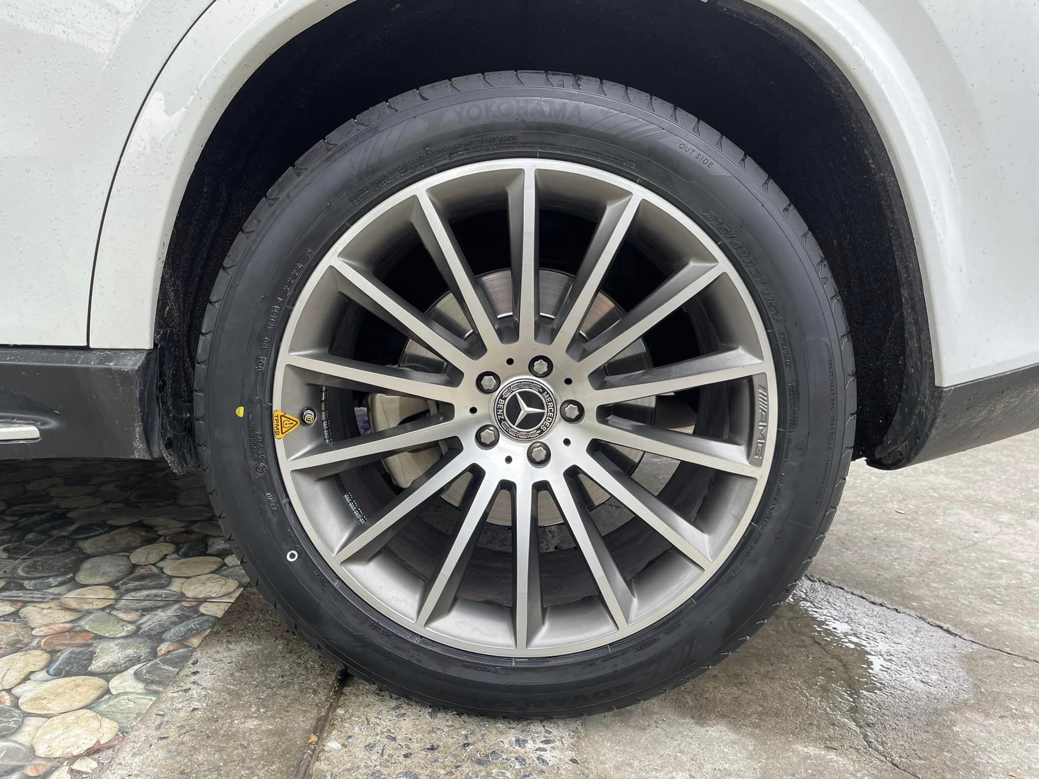 #BENZ_GLe300d 🚘 🛞🐘#YOKOHAMA_ADVAN SPORT V107 315/40R21