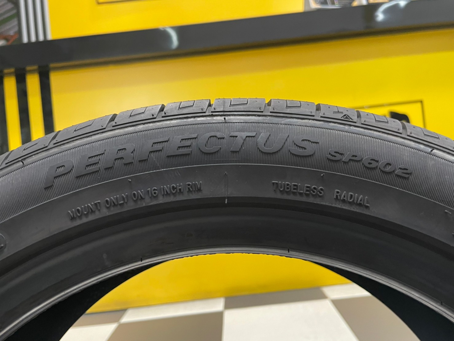 ยางใหม่AUSTONE SP602 195/50R16 ยางผลิตไทย คุ้มค่ารับประกันบาดบวมเบียดตำ365วันเคลมฟรี