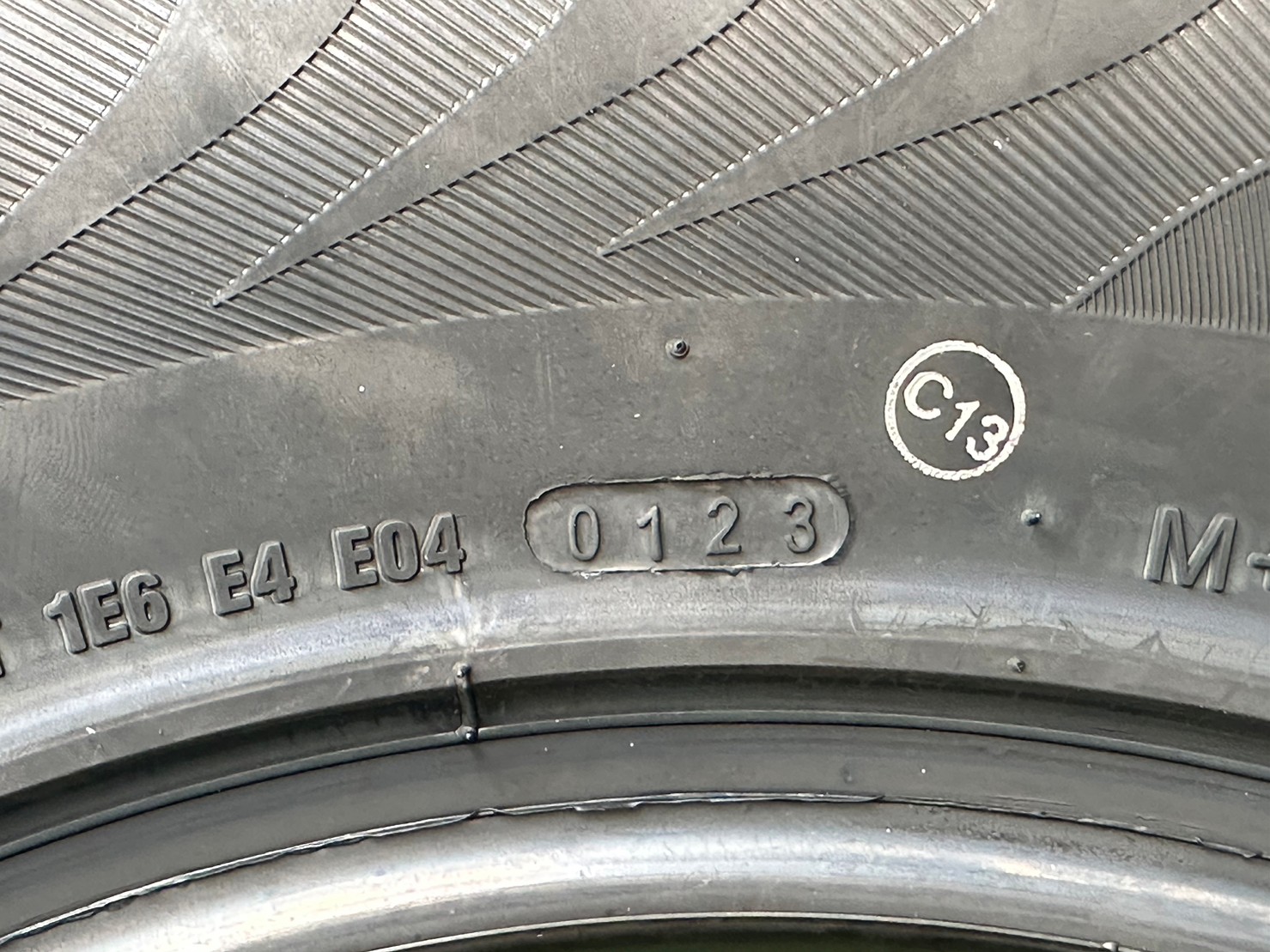 OTANI SA1000 265/70R16 ยางใหม่ปี2023 ราคาพิเศษพร้อมติดตั้งฟรี สามารถสอบถามเพิ่มเติมได้ค่ะ