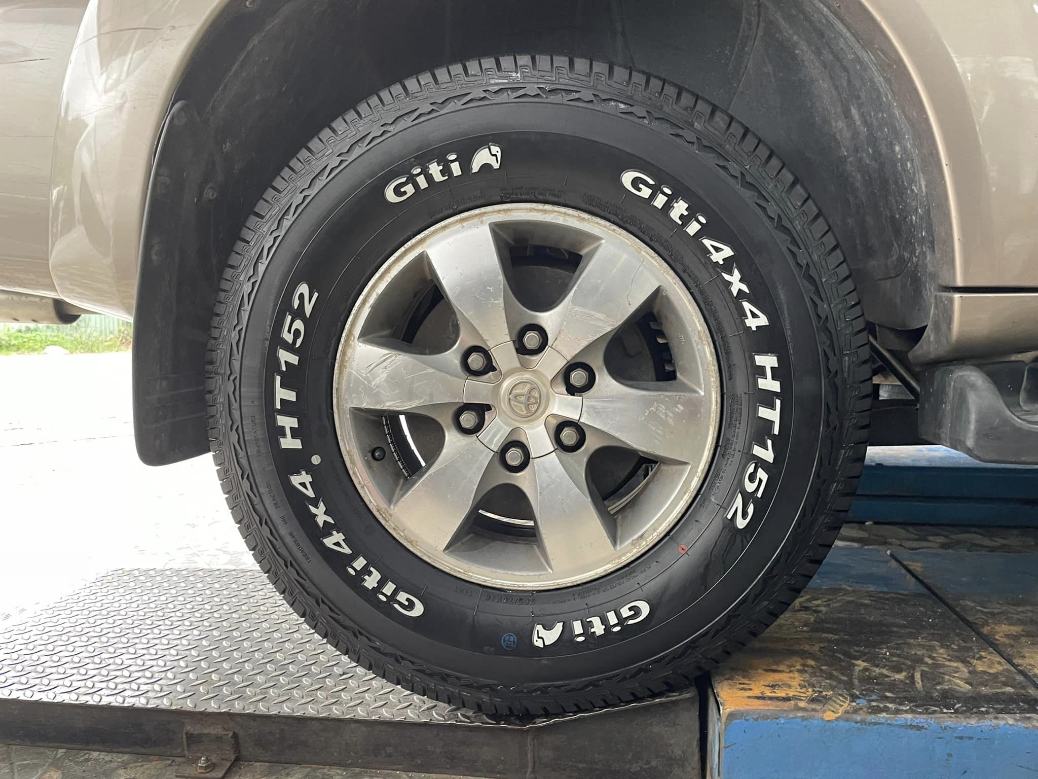 #TOYOTA_FORTUNER เปลี่ยนยาง #GITI_4X4HT152_265/70R16