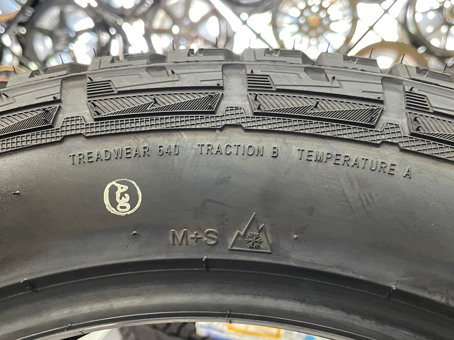 OTANI_SA3000 265/50R20 ยางตัวหนังสือสีขาว (4เส้น) ราคาโปรโมชั่นพิเศษโทรสอบถามได้ค่ะ