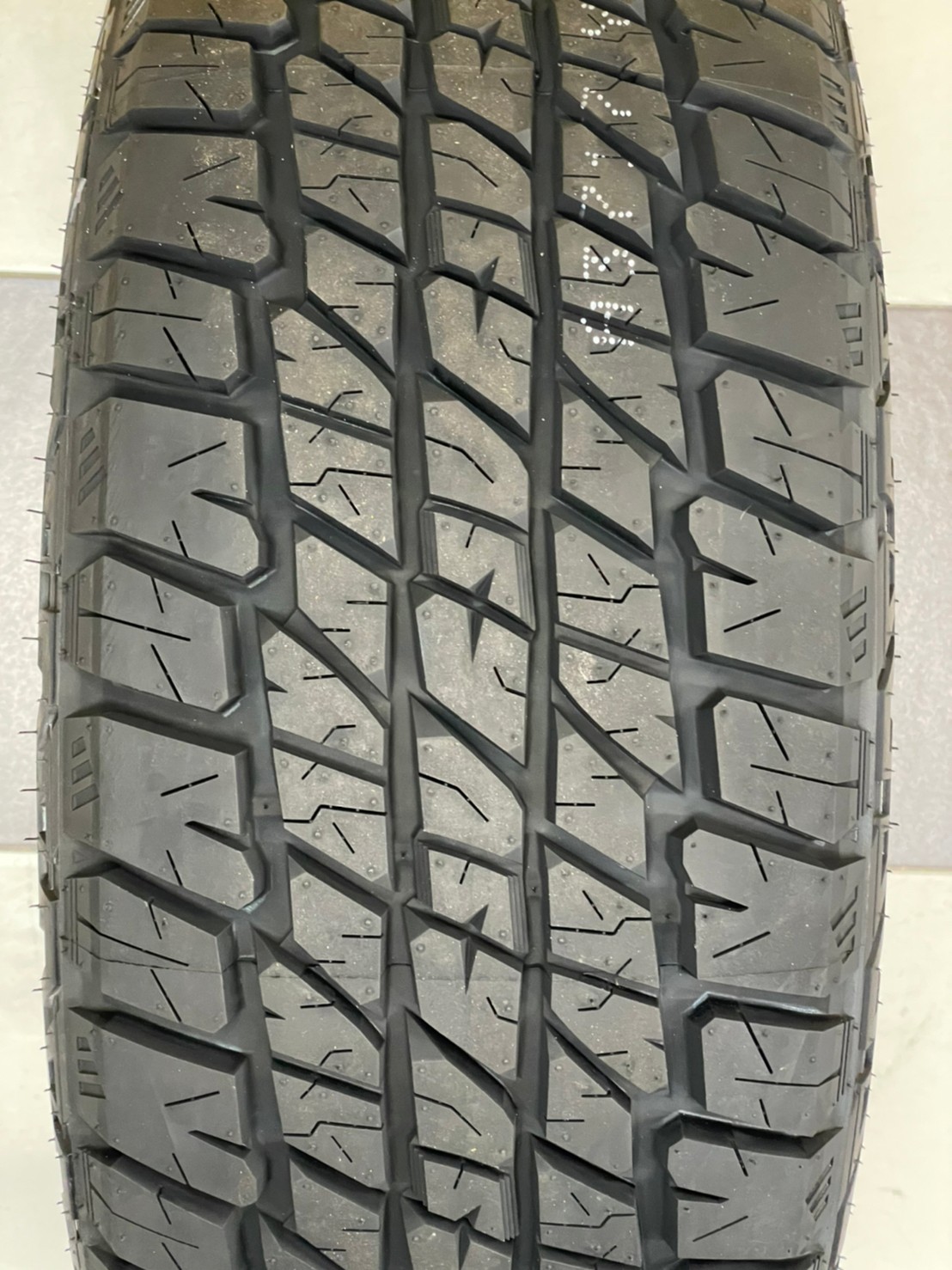 🐘GITI 🐘4x4AT70 265/50R20 ยางใหม่ปี2023 ราคาโปรโมชั่นพิเศษ พร้อมติดตั้งฟรี
