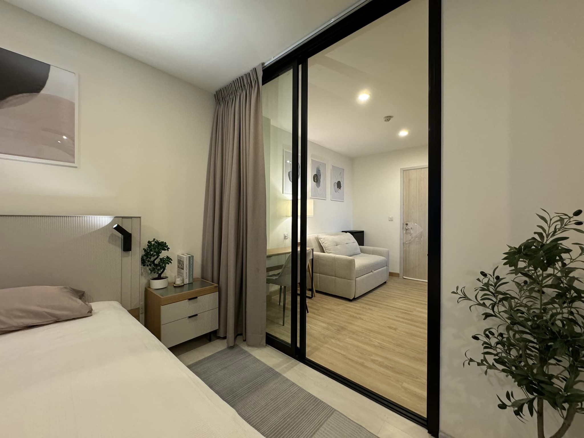 *FOR RENT* Life Asoke คอนโดใจกลางเมือง ใกล้ Airport link มักกะสัน 50 ม. และ MRT เพชรบุรี 130 ม.