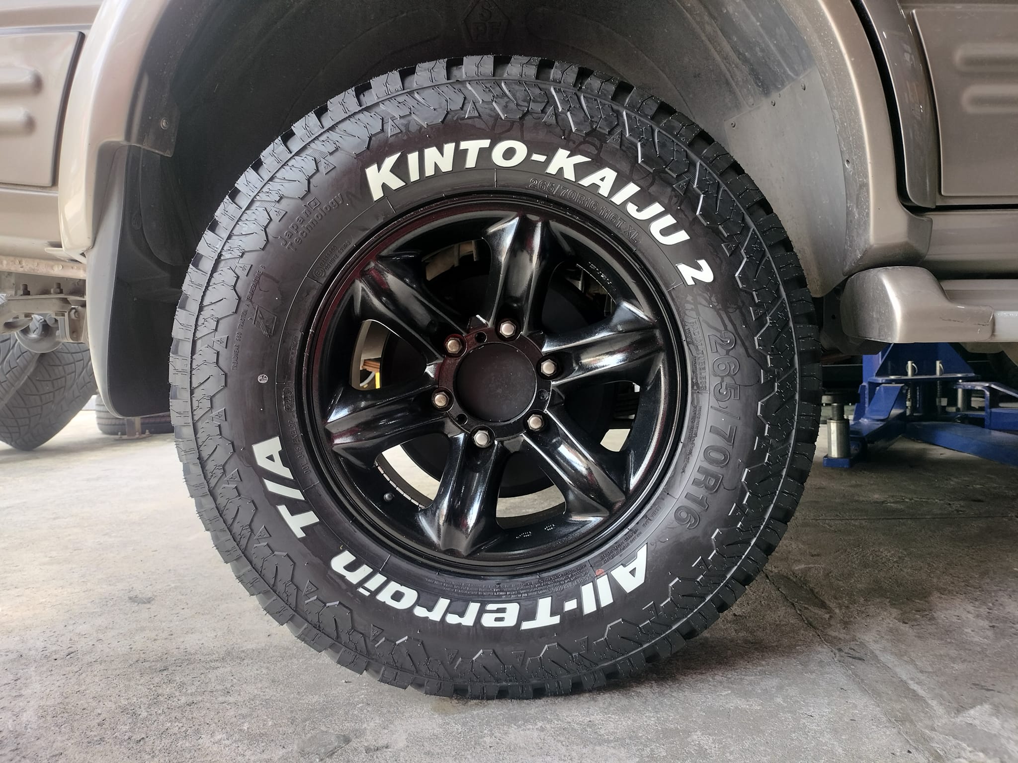 #ISUZU_TURBO #KINTO_KAIJU2_265/70R16
