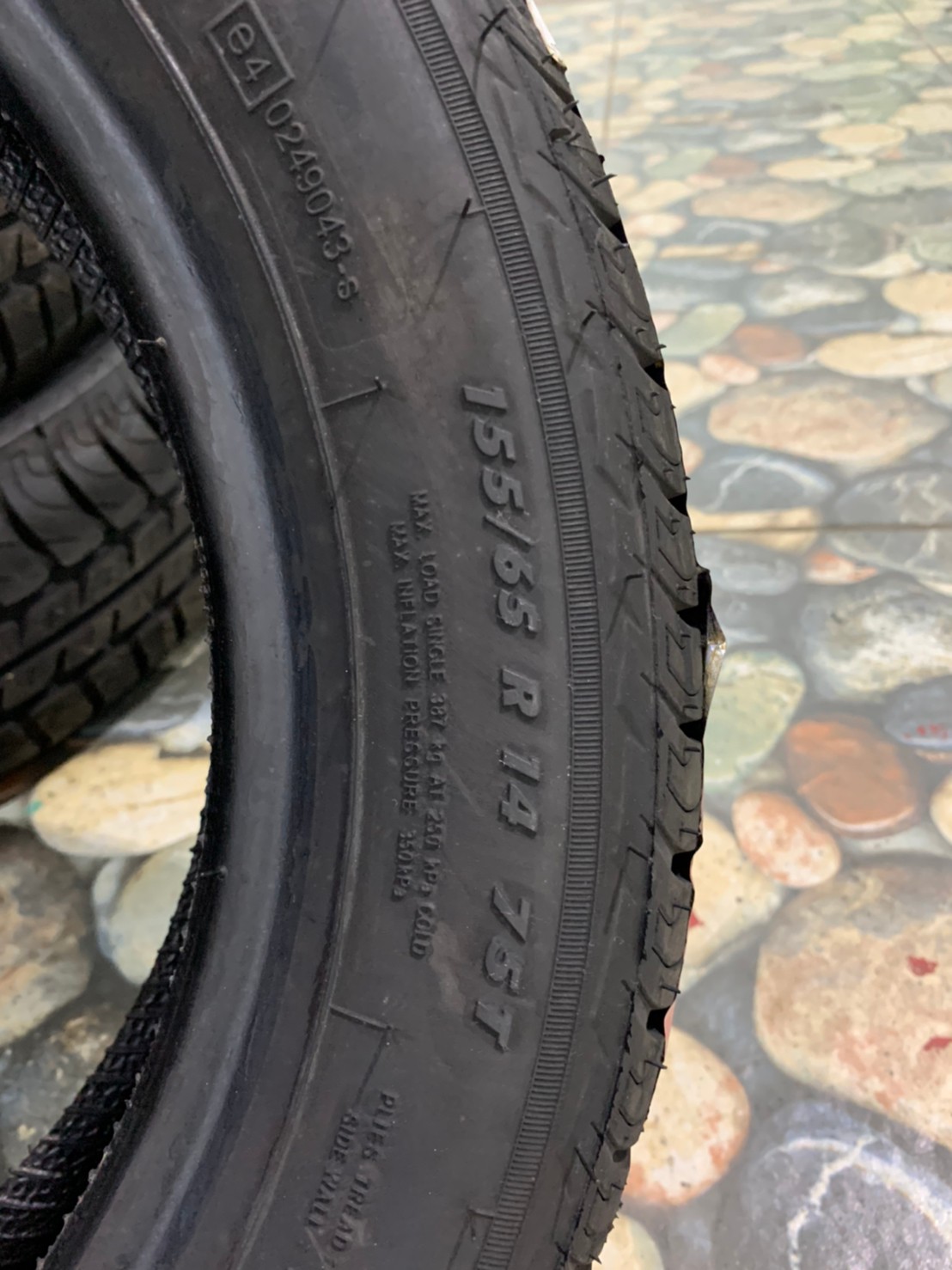 155/65R14 ยางใหม่ Apollo Amezer ยางปี2020 คุณภาพดี
