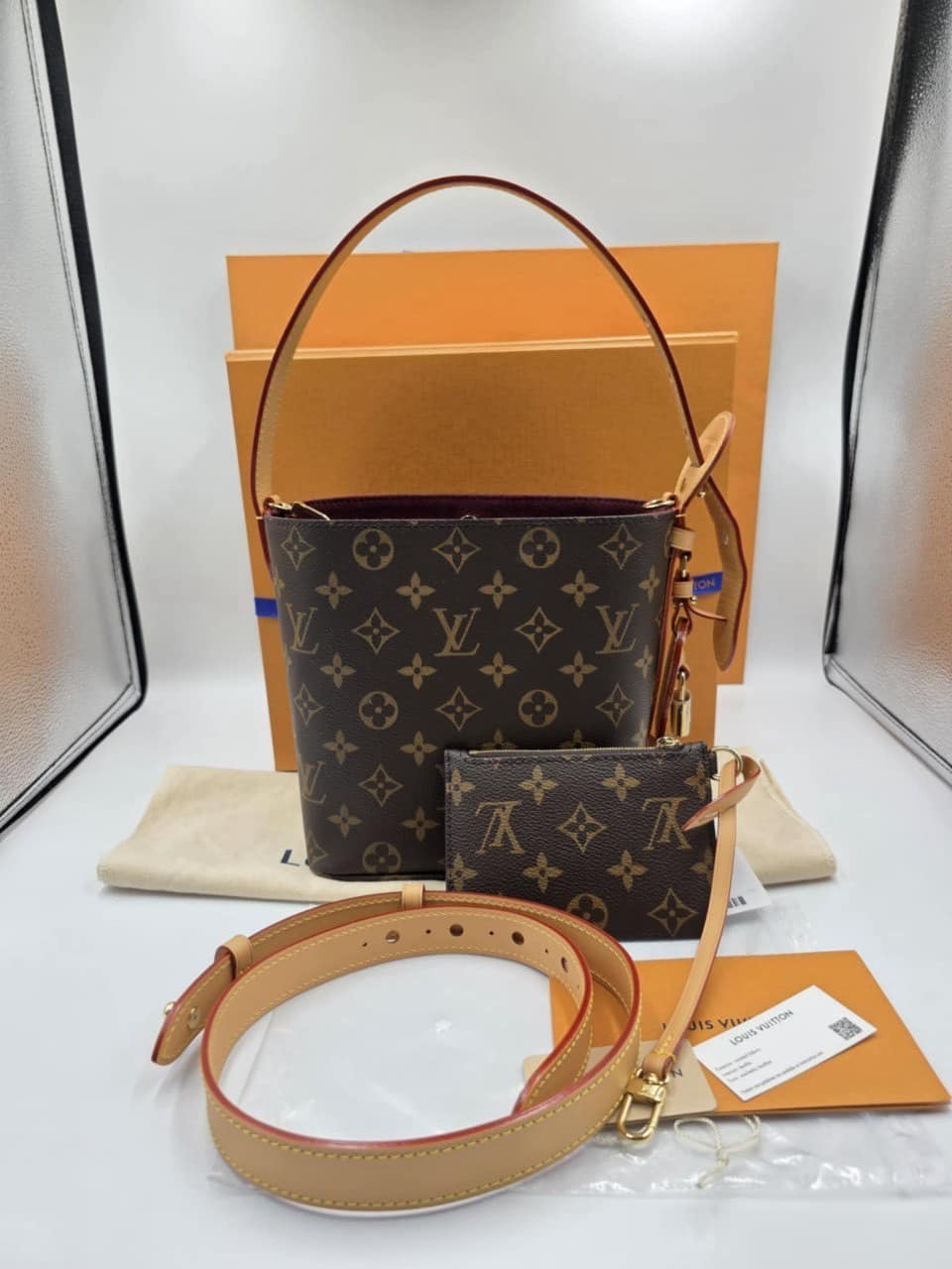 lv all in bb mono microchip Y25