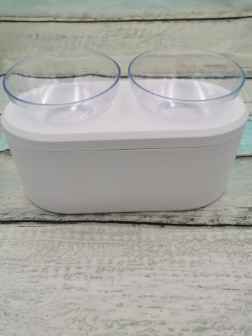 ที่ให้อาหารแมวพร้อมที่เก็บ