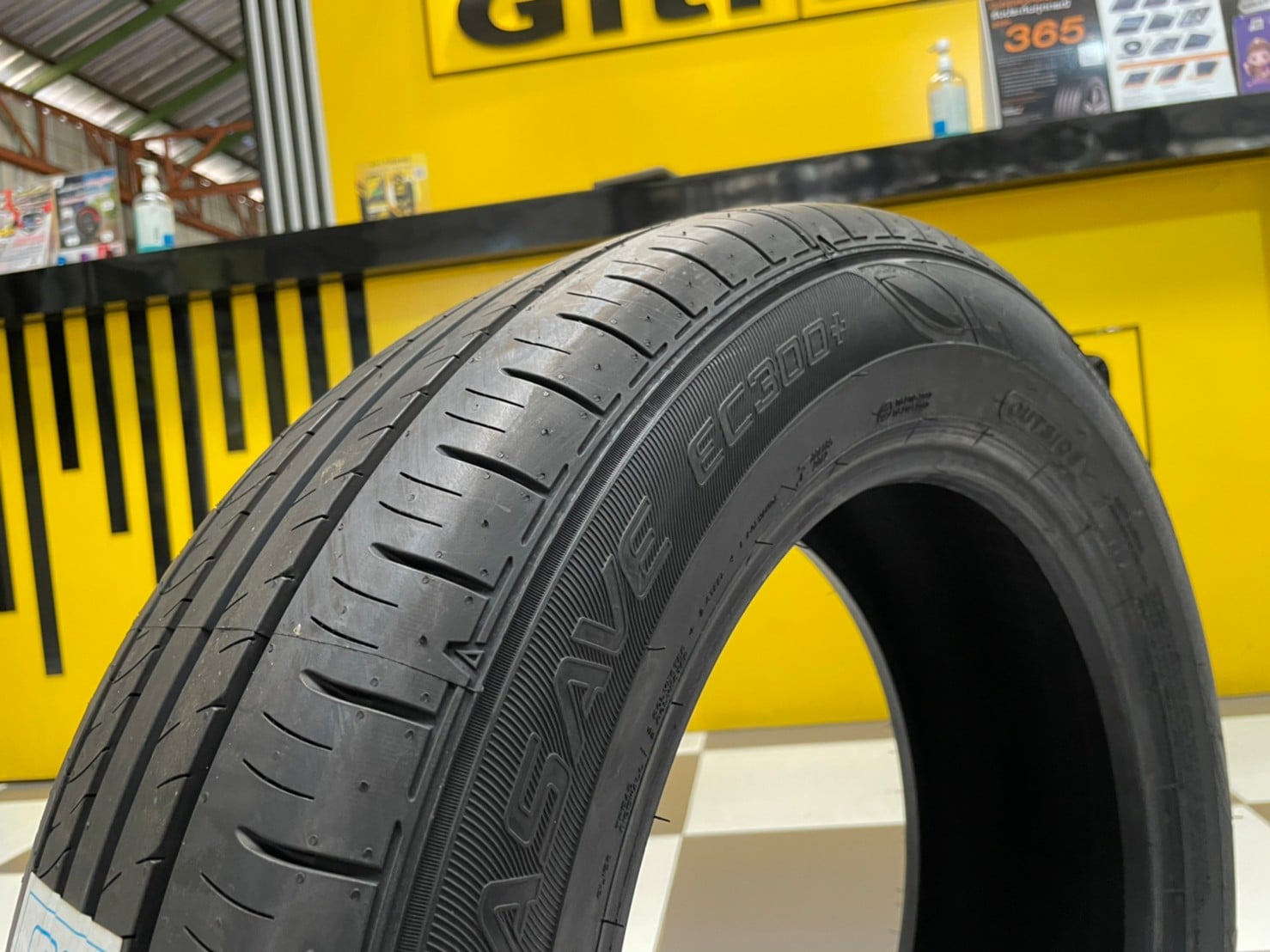 ยางใหม่ DUNLOP ENASAVE EC300+ 215/60R17 ยางใหม่ปี2023