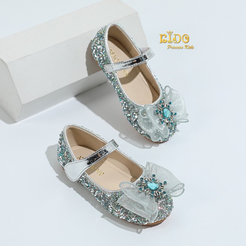 รองเท้าเด็ก*มีหน้าร้านอยู่รัชดา ลองได้ เปลี่ยนได้ *H047สีเงิน ติดเลื่อมวิ้งๆ ระยิบระยับ แต่งด้วยโบว์สีหวานติดเพชร น่ารัก