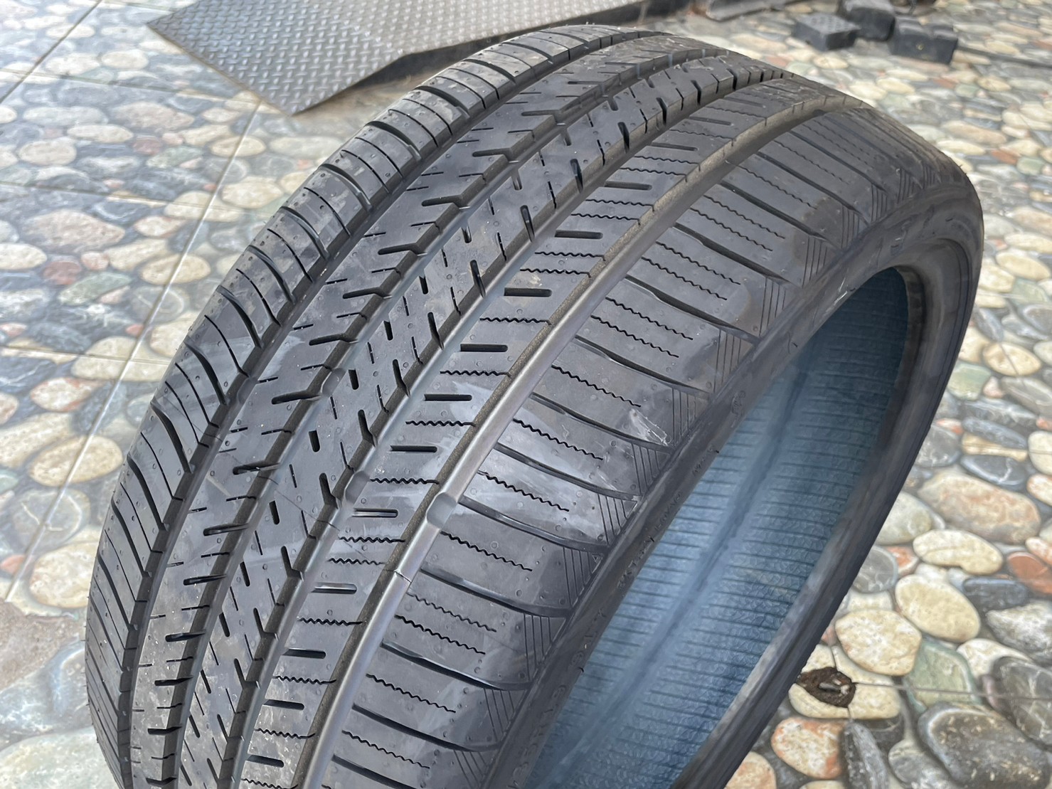 ATLAS FORCE UHP 235/35R19 ยางใหม่ปี2023