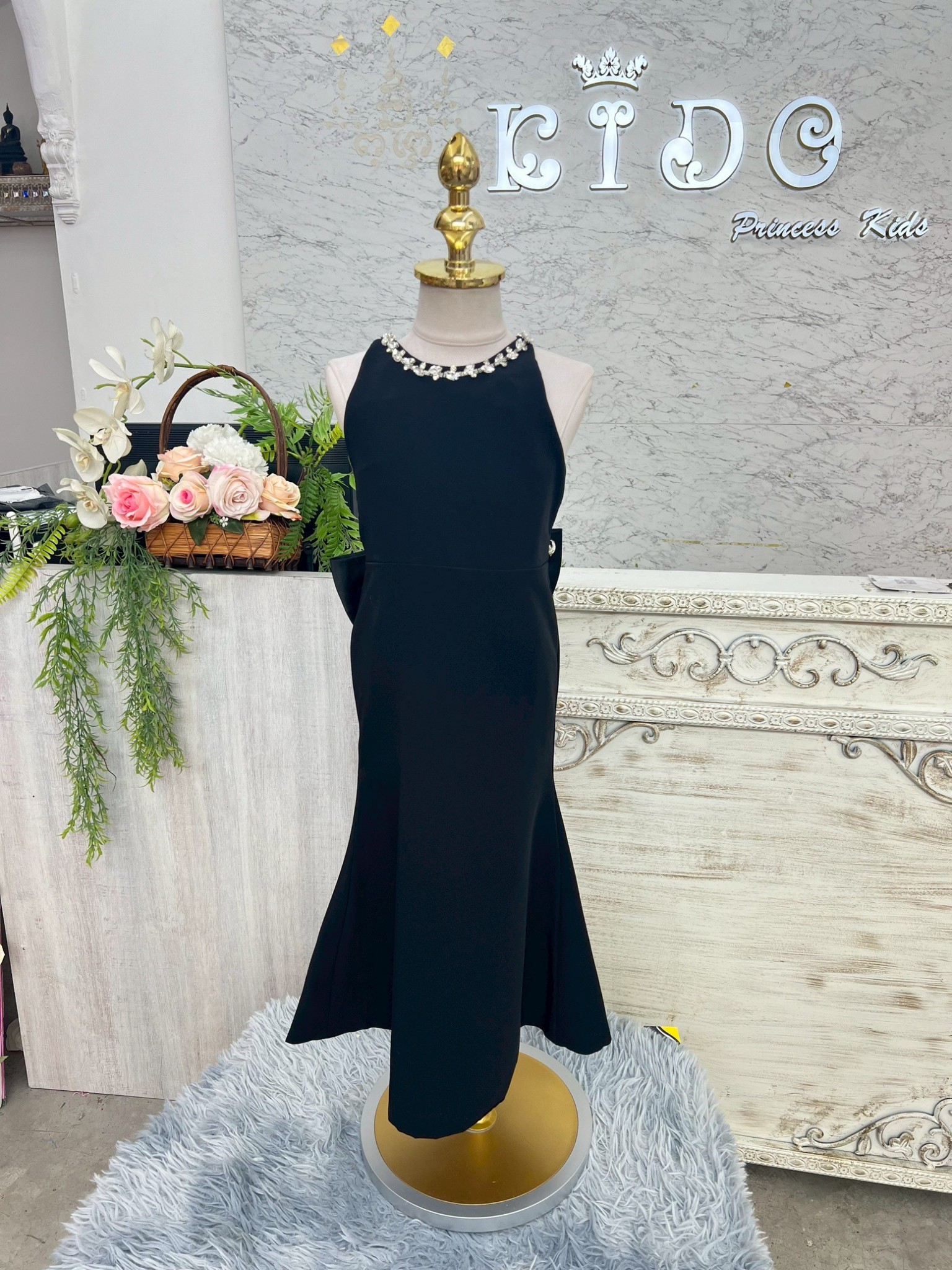 ชุดราตรีเด็ก(หน้าร้านอยู่รัชดา ลองได้ถ่ายรูปเองจากชุดจริง)W19218 สีดำ ชุดหางปลา แขนสั้น กระโปรงยาว