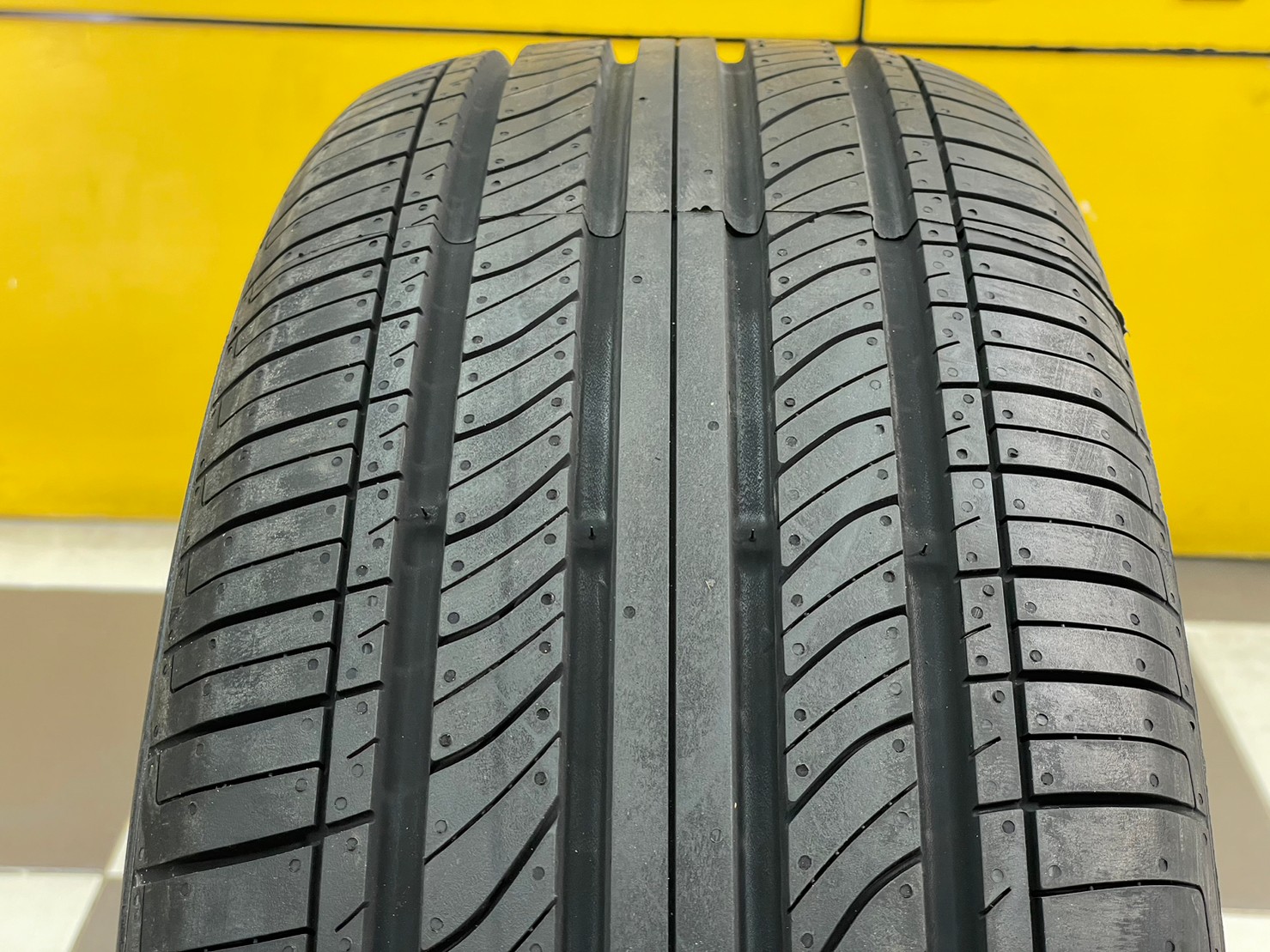 Giti ComfortF22 215/55R17 ยางใหม่ปี2023