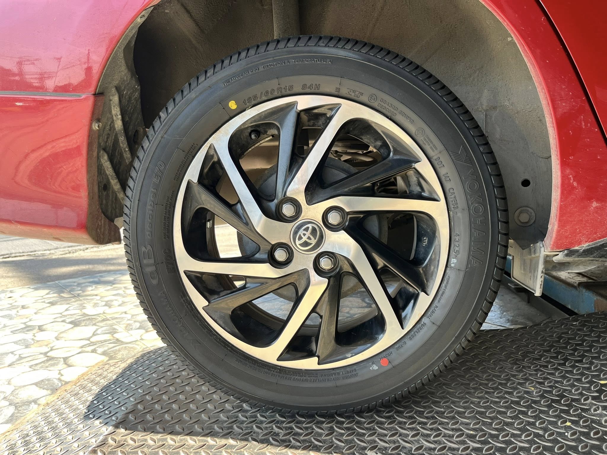 TOYOTA_YARIS🚘เปลี่ยนยาง 🛞🐘#YOKOHAMA_E70_185/60R15