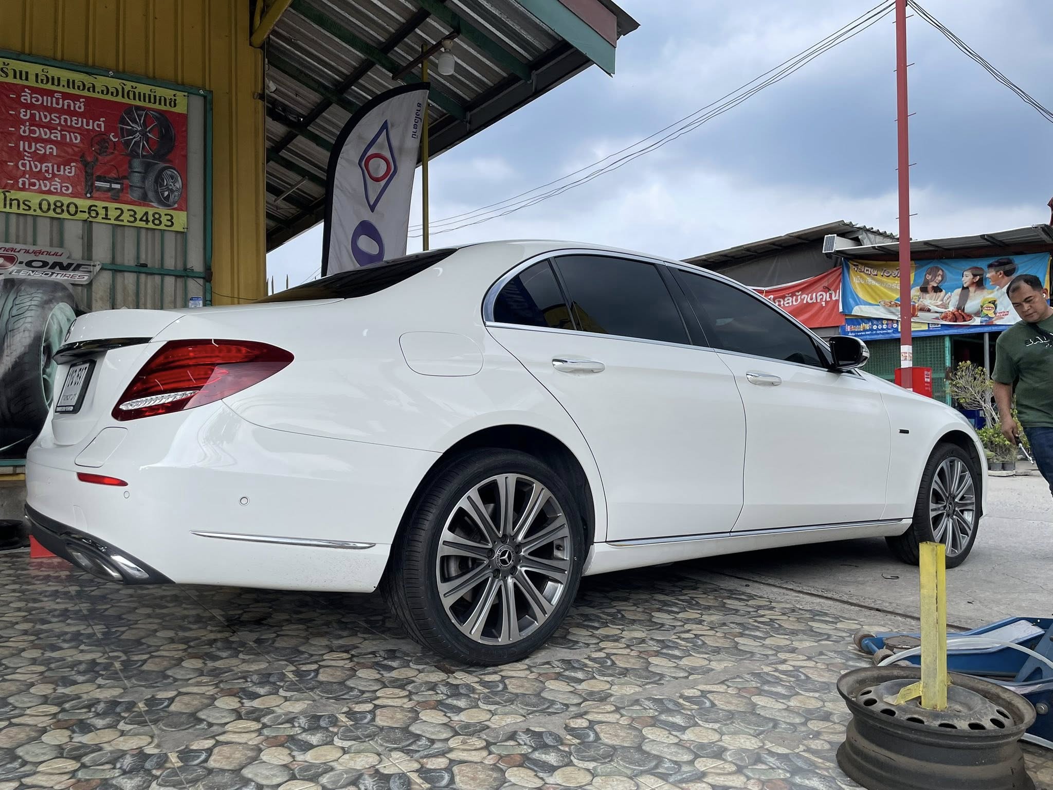 BENZ_E300e 🚘เปลี่ยนยาง 🛞🐘#GITI_ControlP10_245/40RF19 🛞 #GITI_ControlP10_275/35RF19 🛞 #RUNFLAT