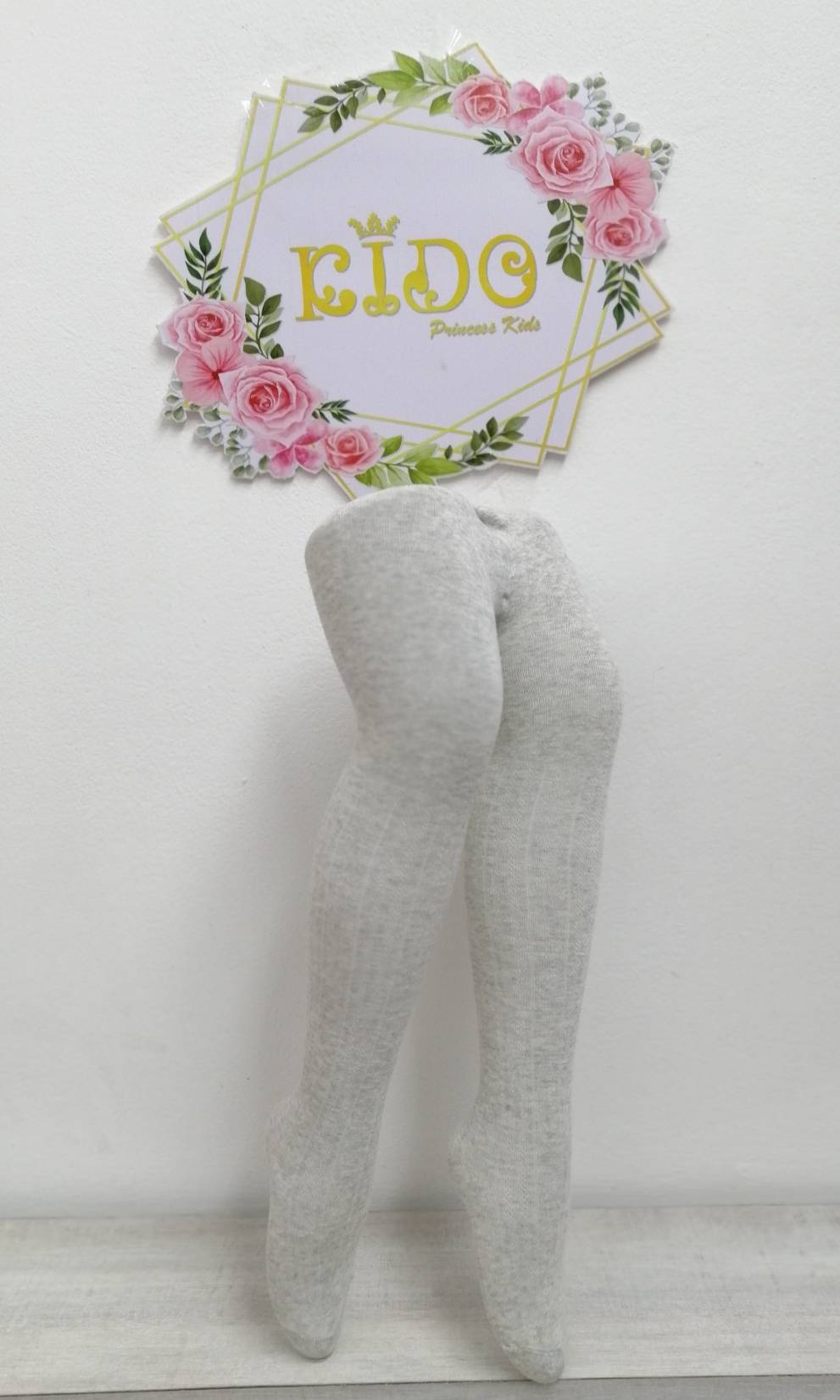 ถุงน่องเด็ก(หน้าร้านอยู่รัชดา)LTK008 สีเทา เนื้อผ้าฉลุลายเป็นลายตรง