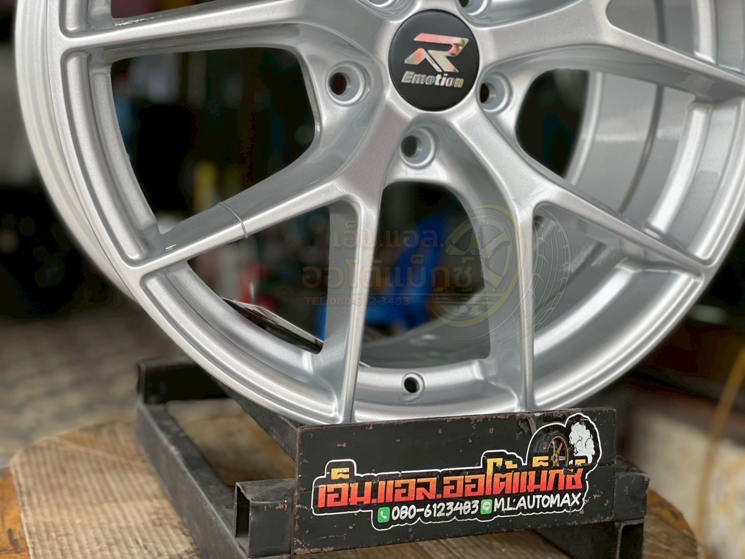 ล้อแม็กซ์ใหม่ Emotion R รุ่น FRE ขอบ 18x8 ET35 PCD 5x114.3 สีซิลเวอร์
