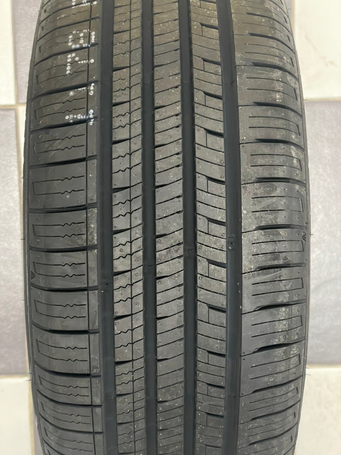 ยางใหม่AUSTONE SP602 195/50R15 ยางผลิตไทย คุ้มค่ารับประกันบาดบวมเบียดตำ365วันเคลมฟรี