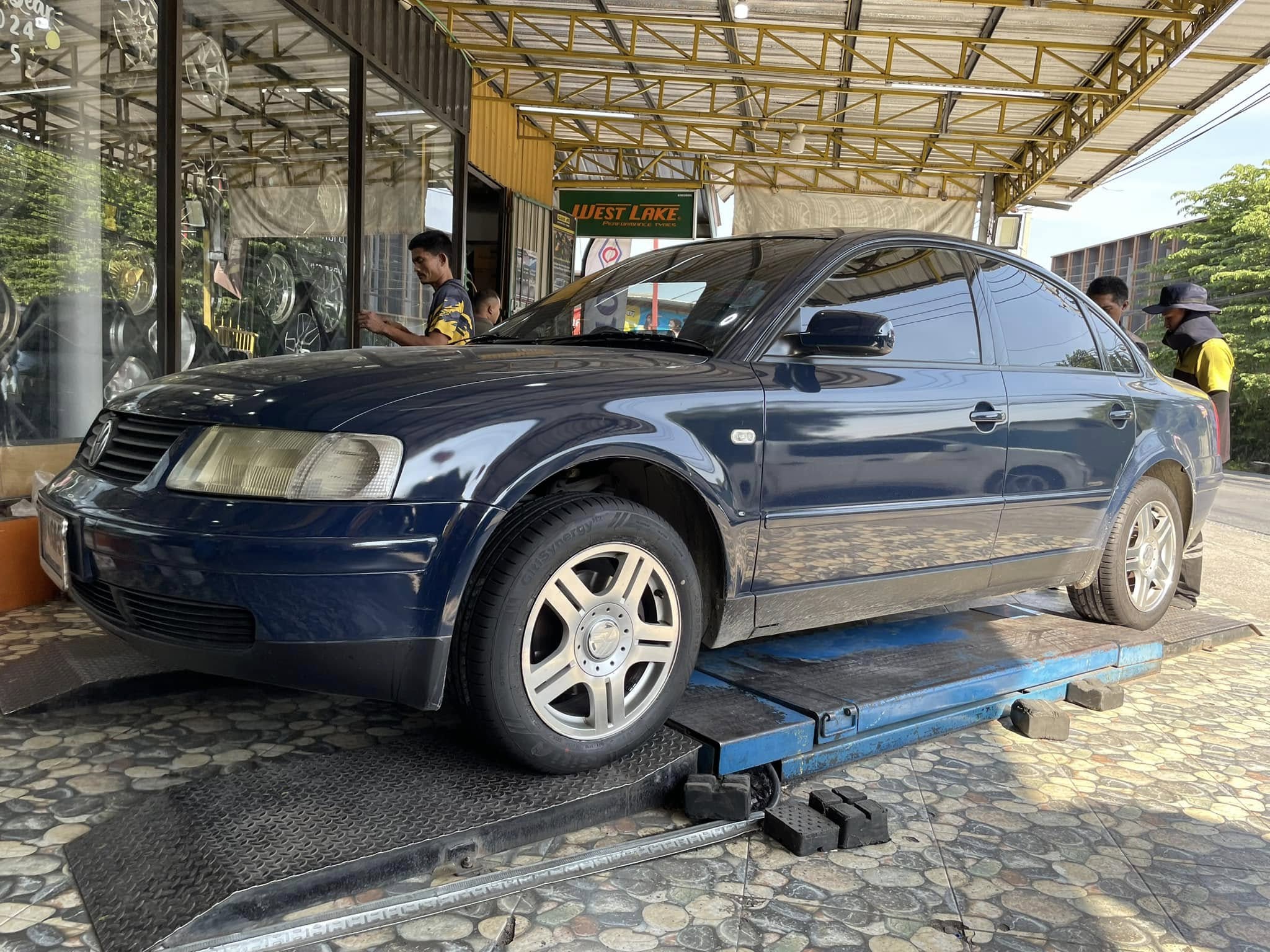 #Volkswagen_Passat🛞 เปลี่ยนยาง #GITI #SynergyH2_205/55R16